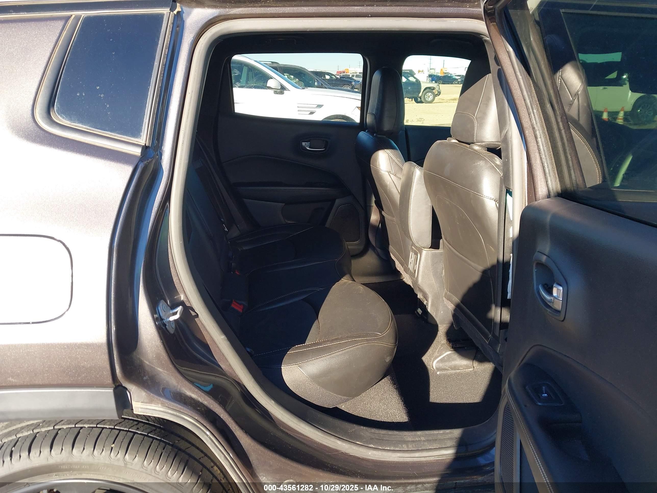 JEEP COMPASS image 8