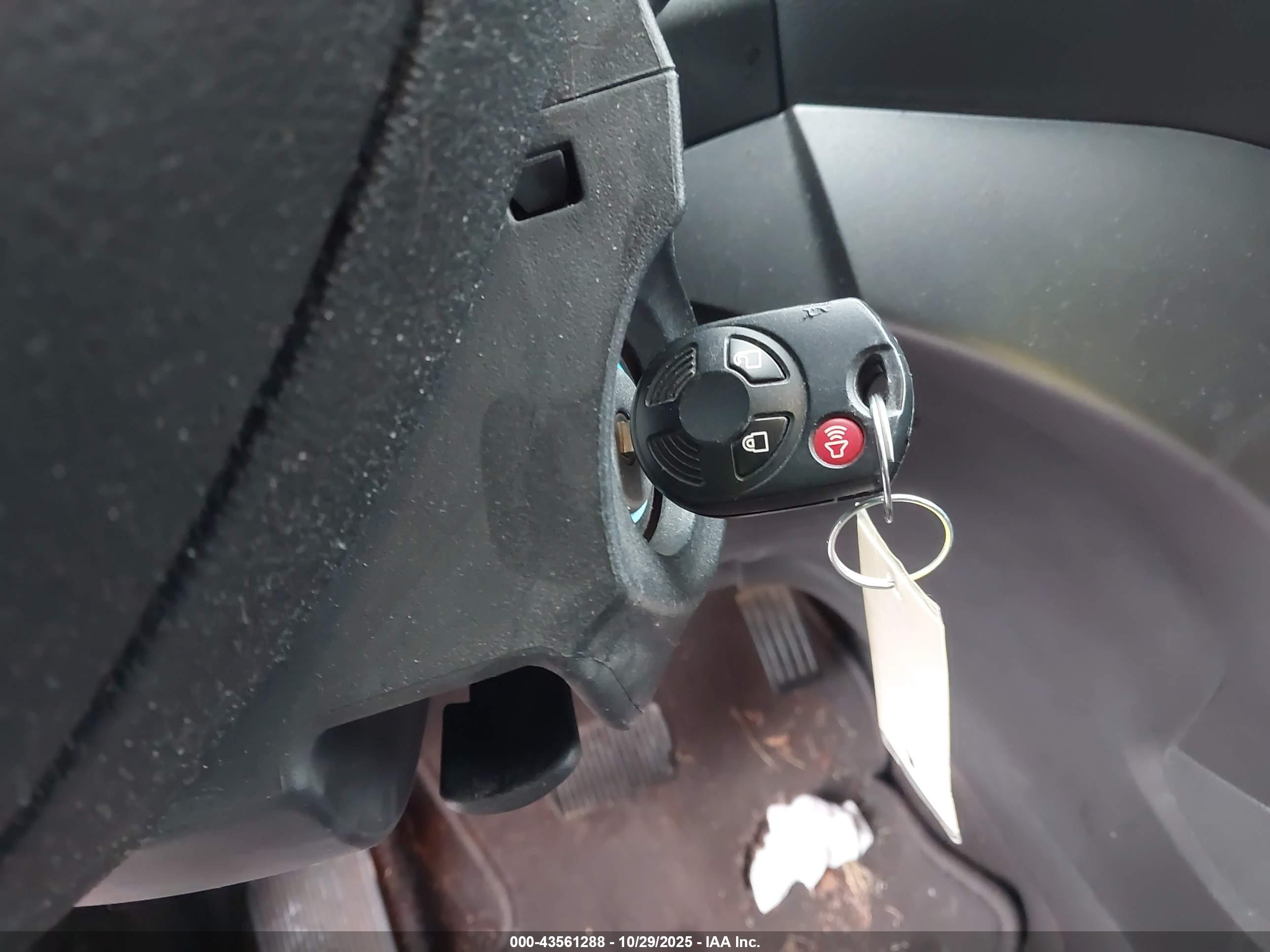 FORD ESCAPE image 11