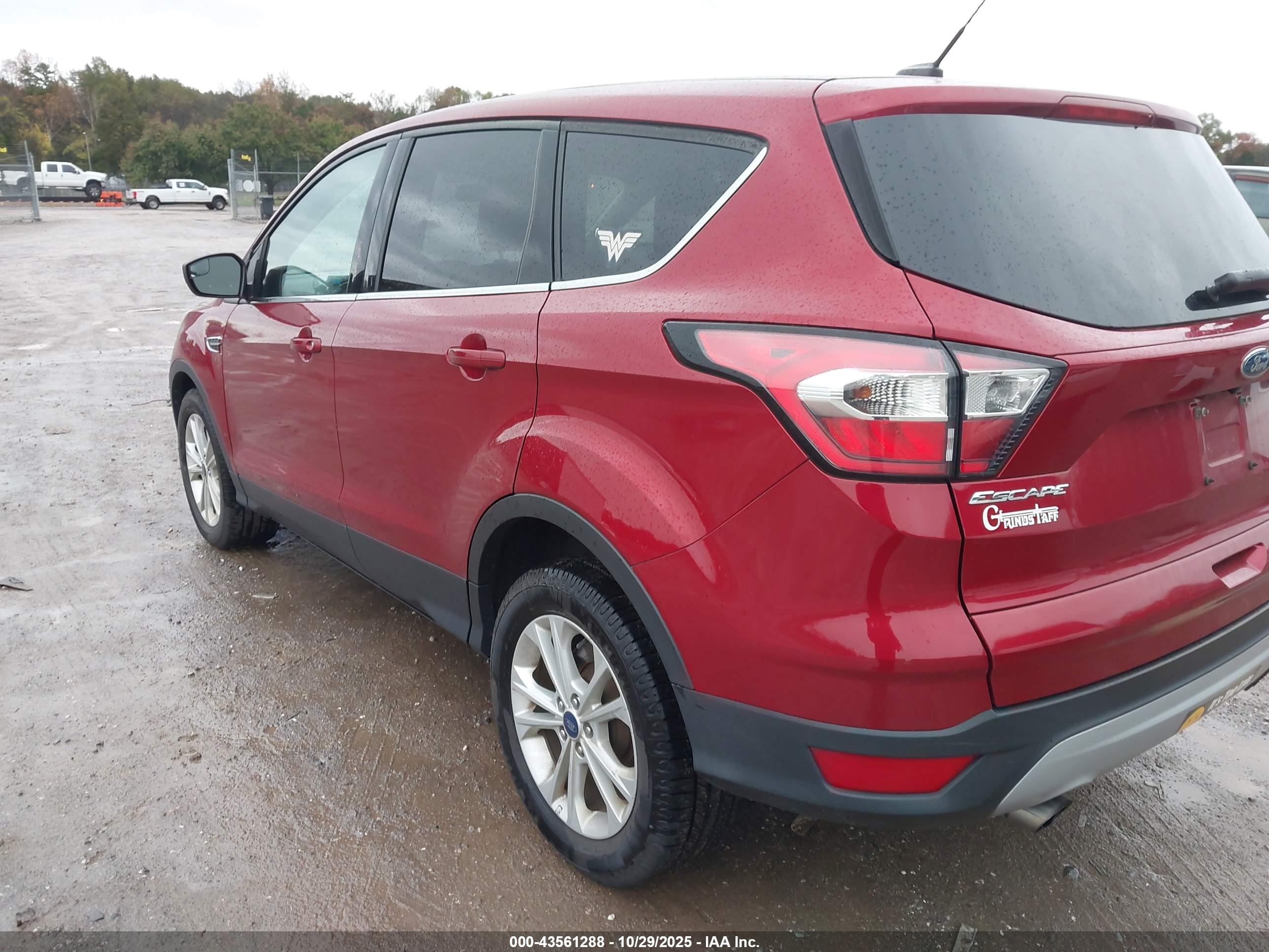 FORD ESCAPE image 3
