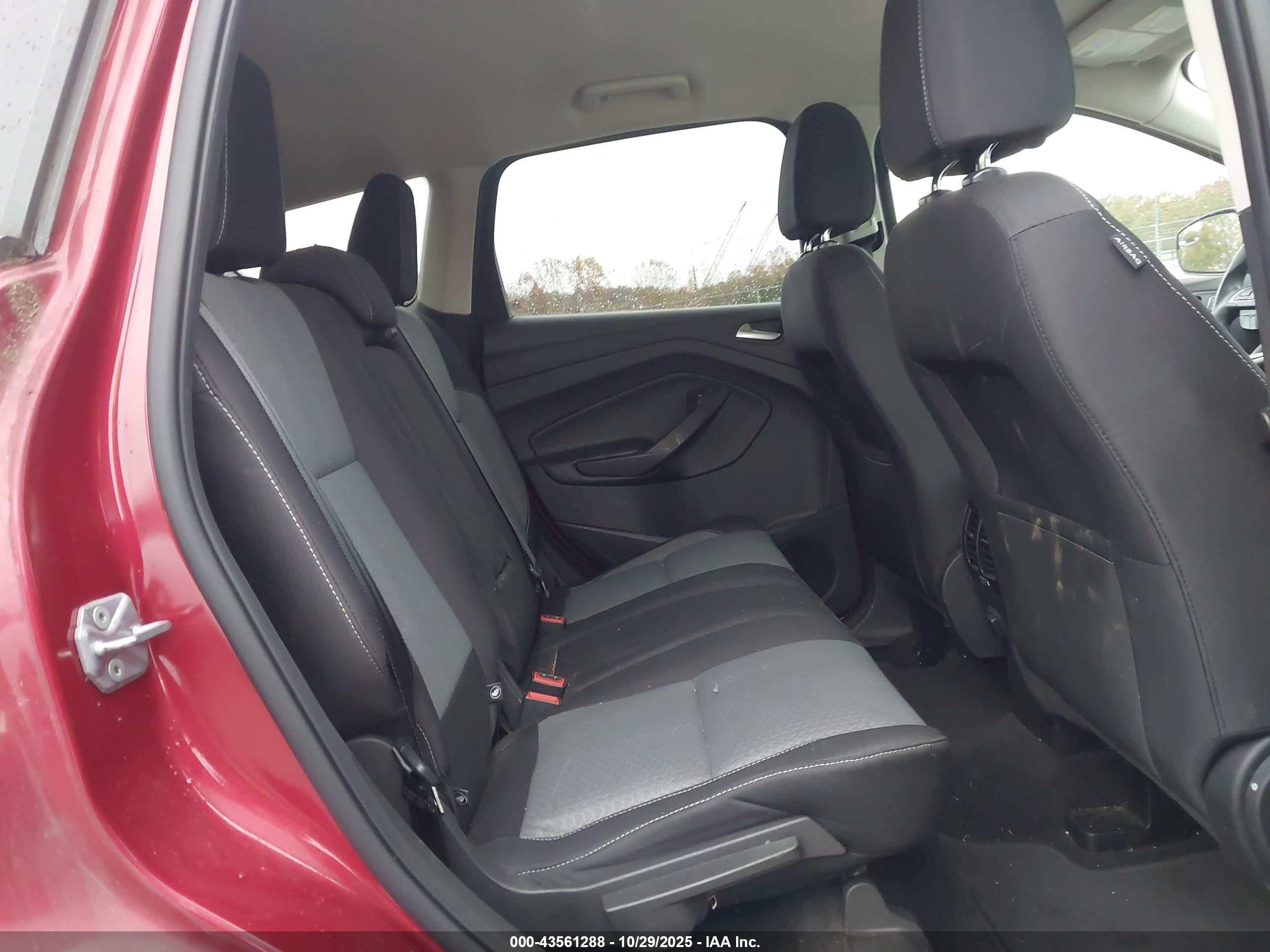 FORD ESCAPE image 8