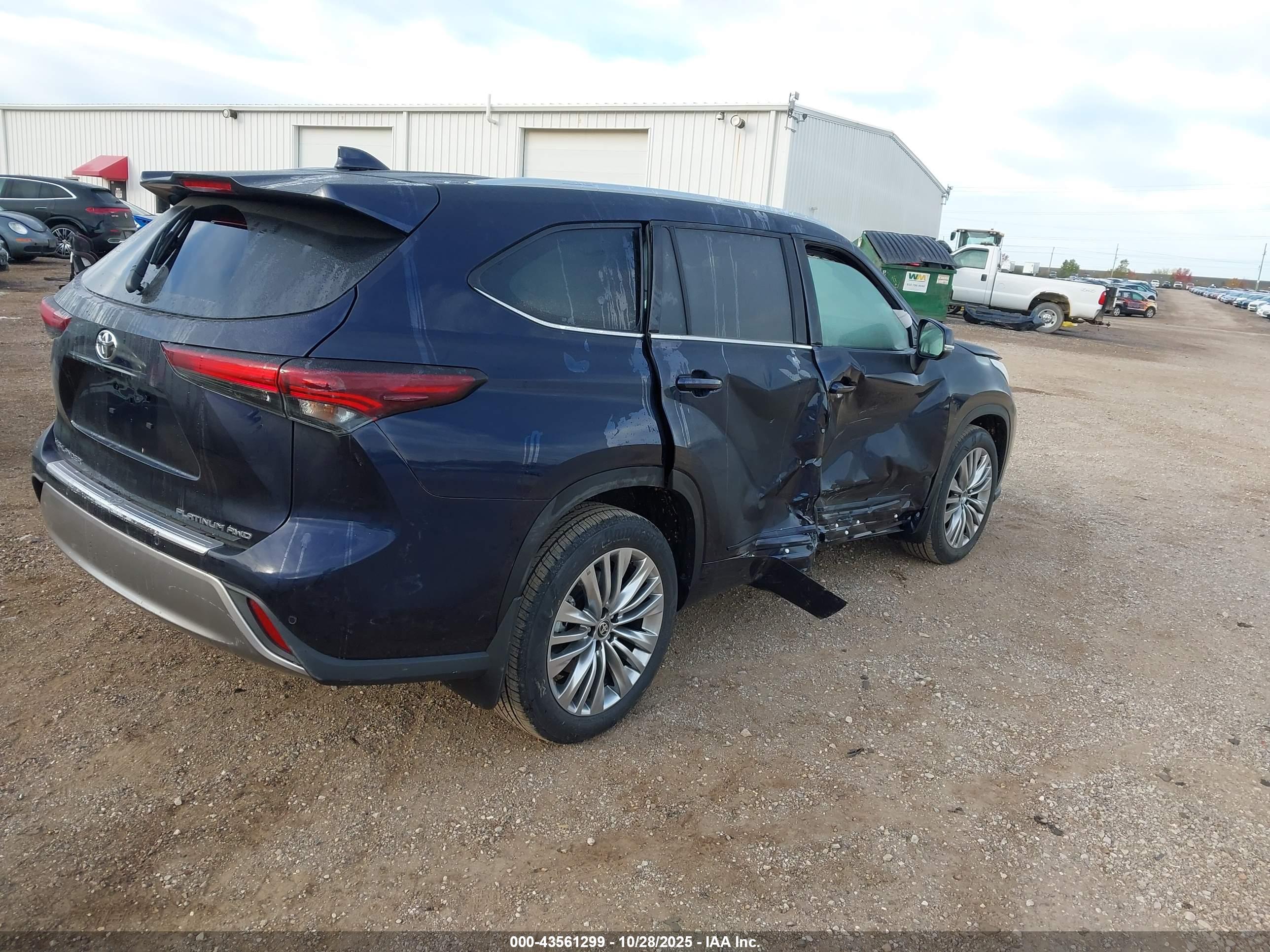 TOYOTA HIGHLANDER image 4