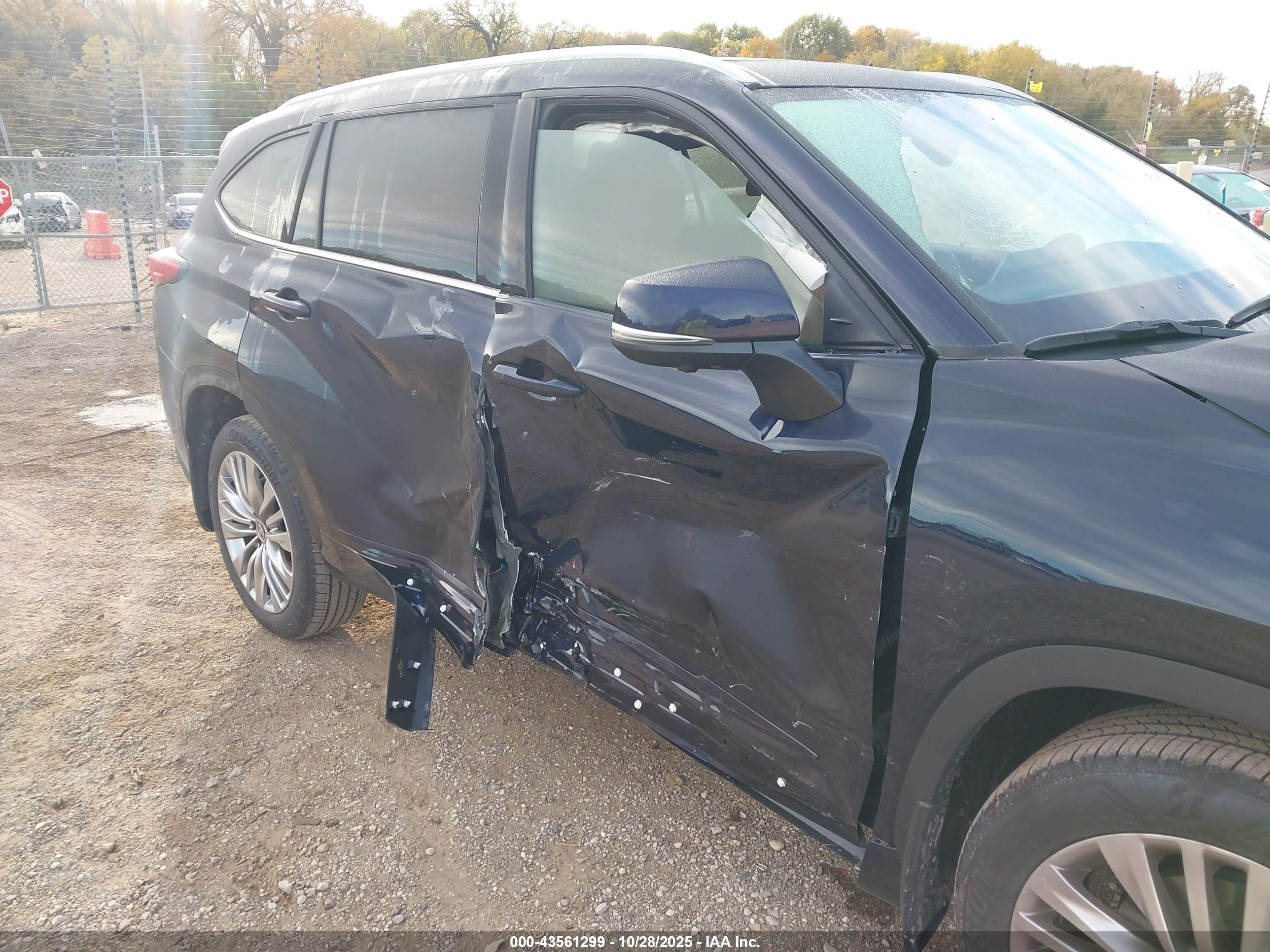 TOYOTA HIGHLANDER image 6
