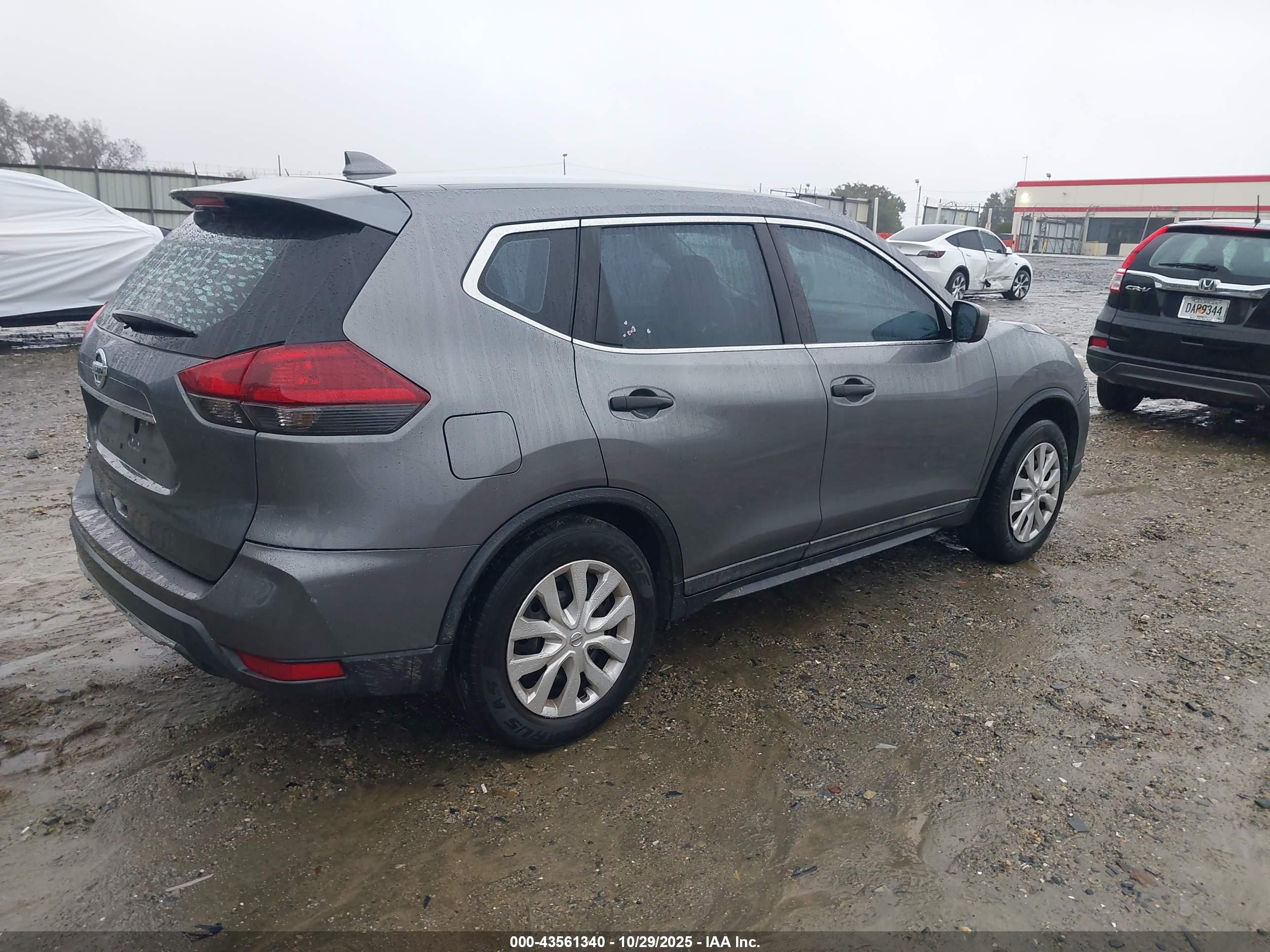 NISSAN ROGUE image 4