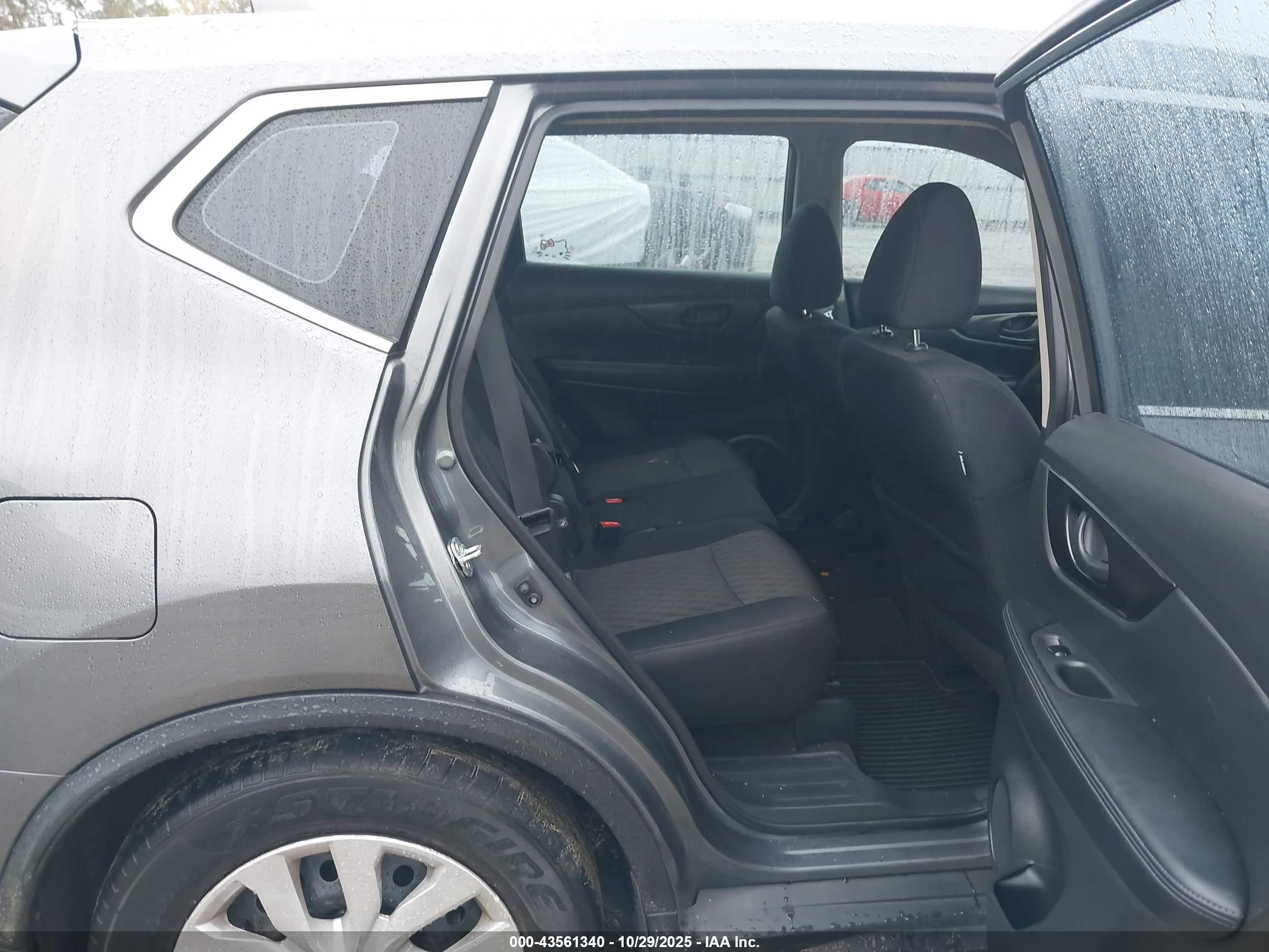 NISSAN ROGUE image 8