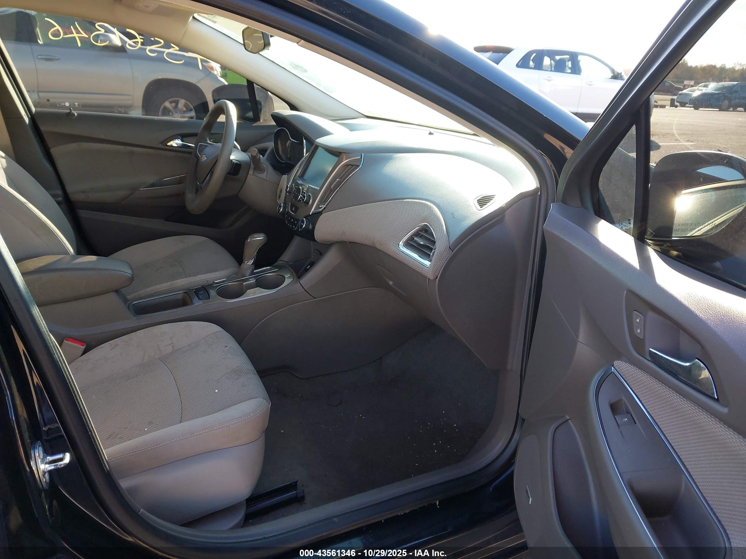 CHEVROLET CRUZE image 5