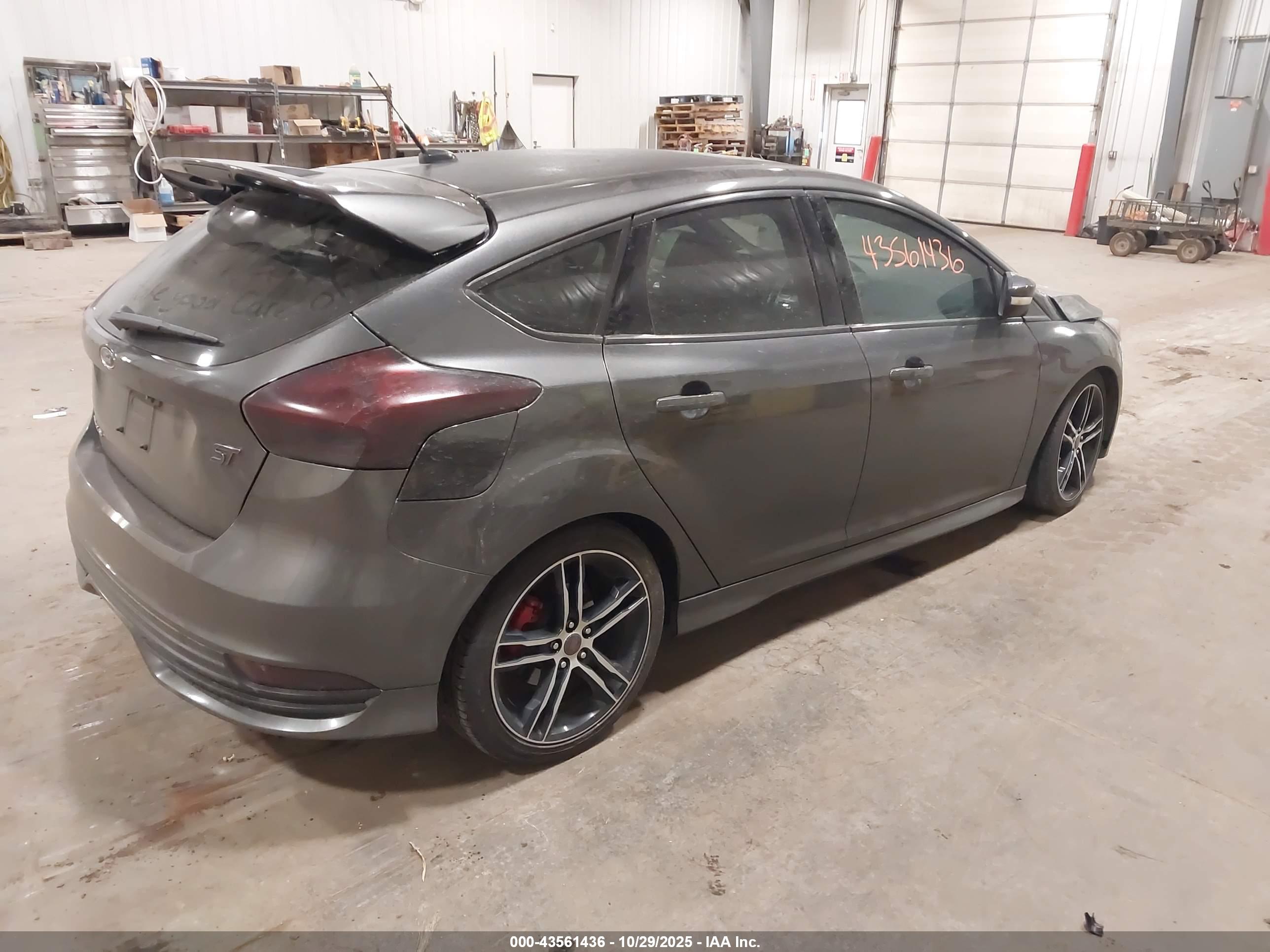 FORD FOCUS image 4