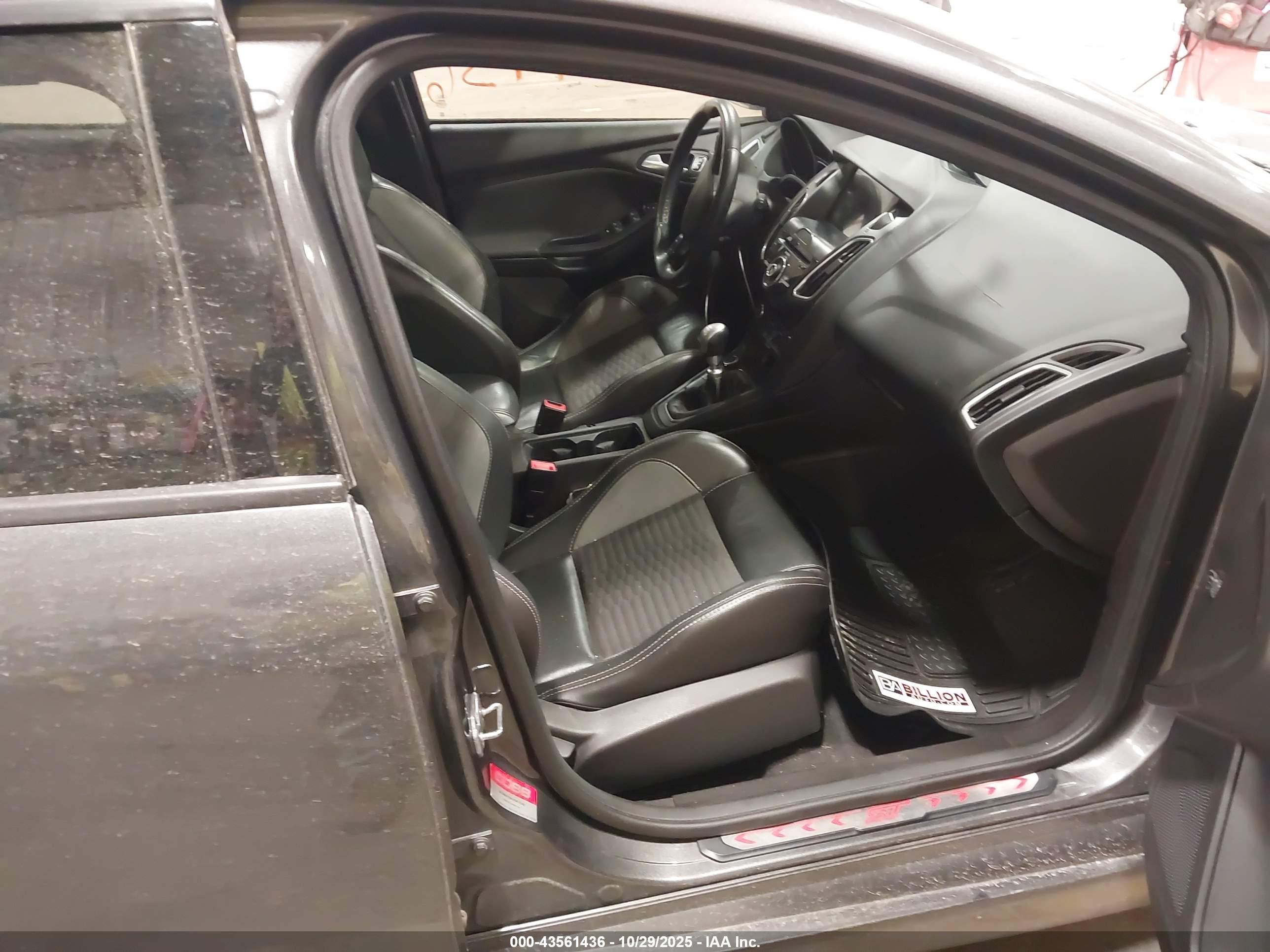 FORD FOCUS image 5