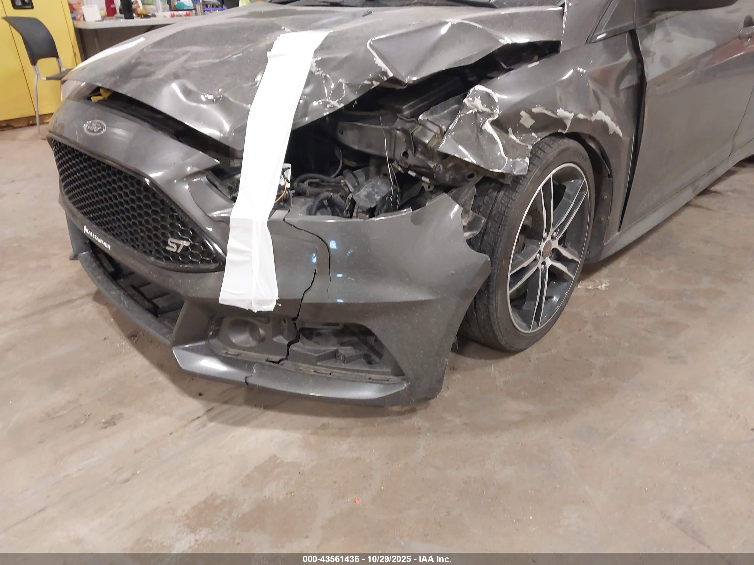 FORD FOCUS image 6