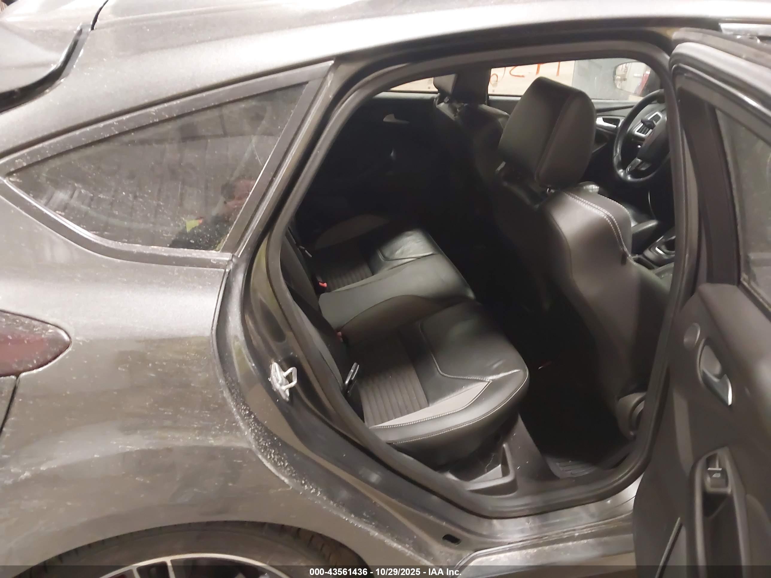 FORD FOCUS image 8