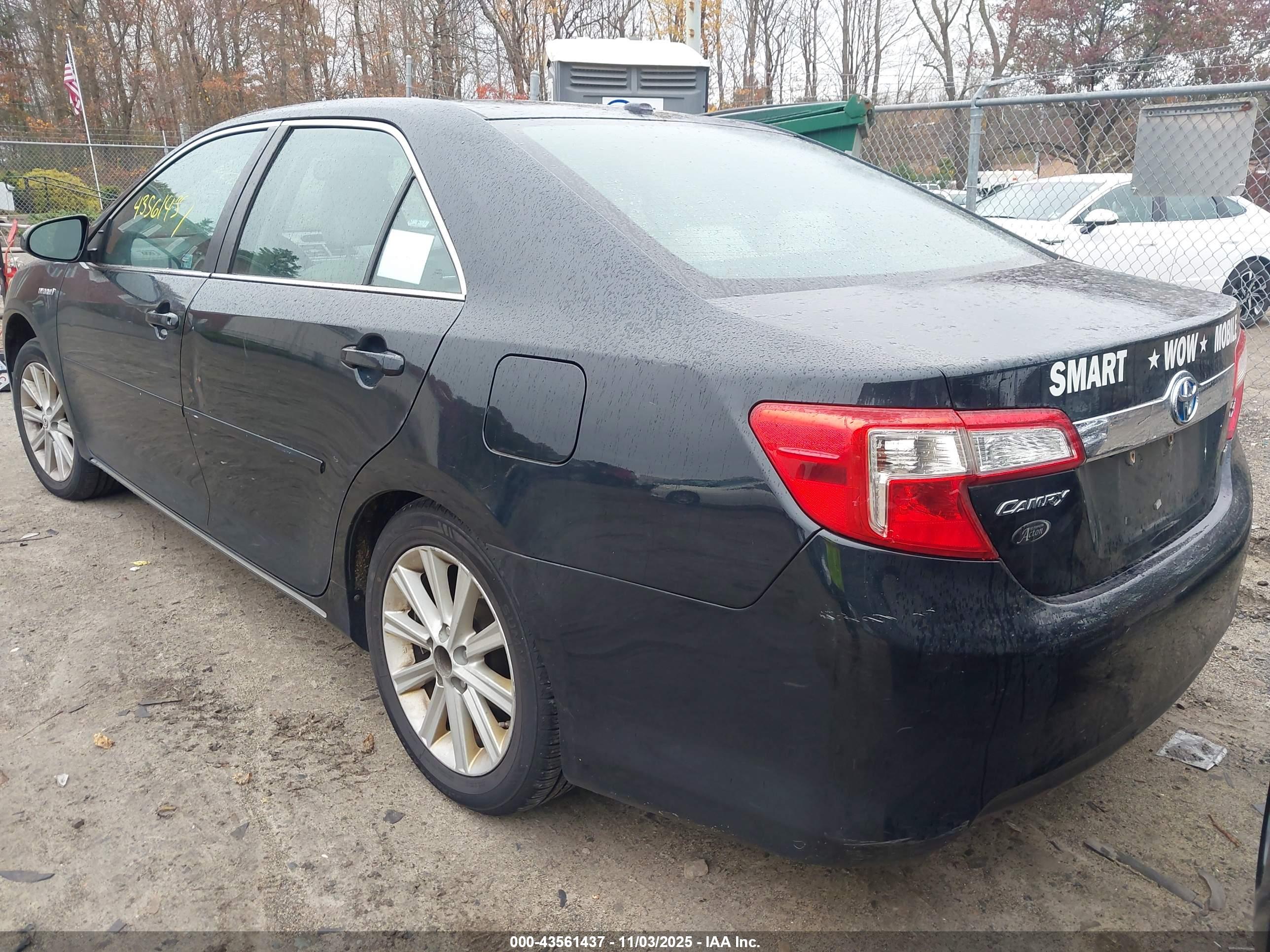 TOYOTA CAMRY image 3