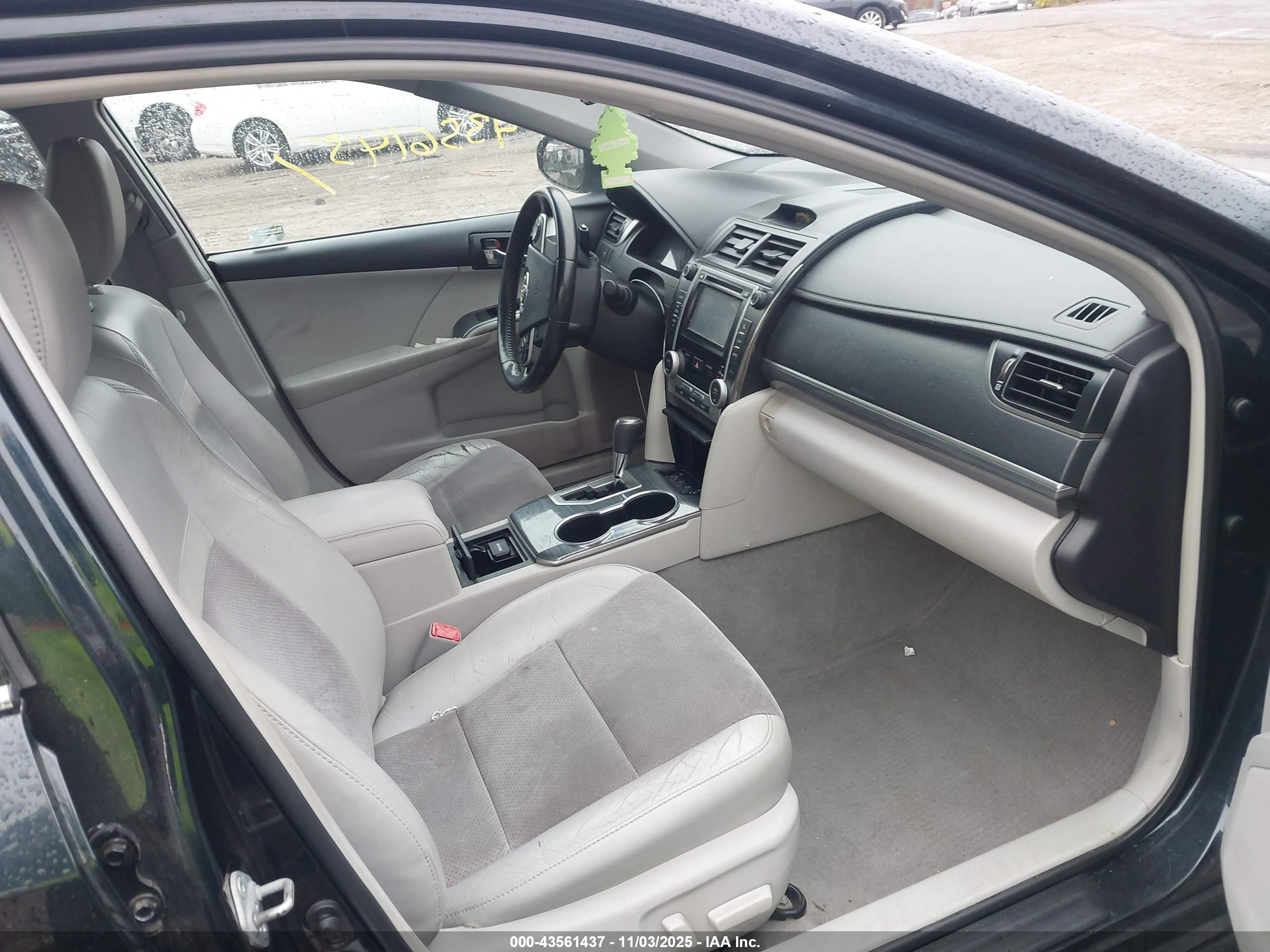 TOYOTA CAMRY image 5
