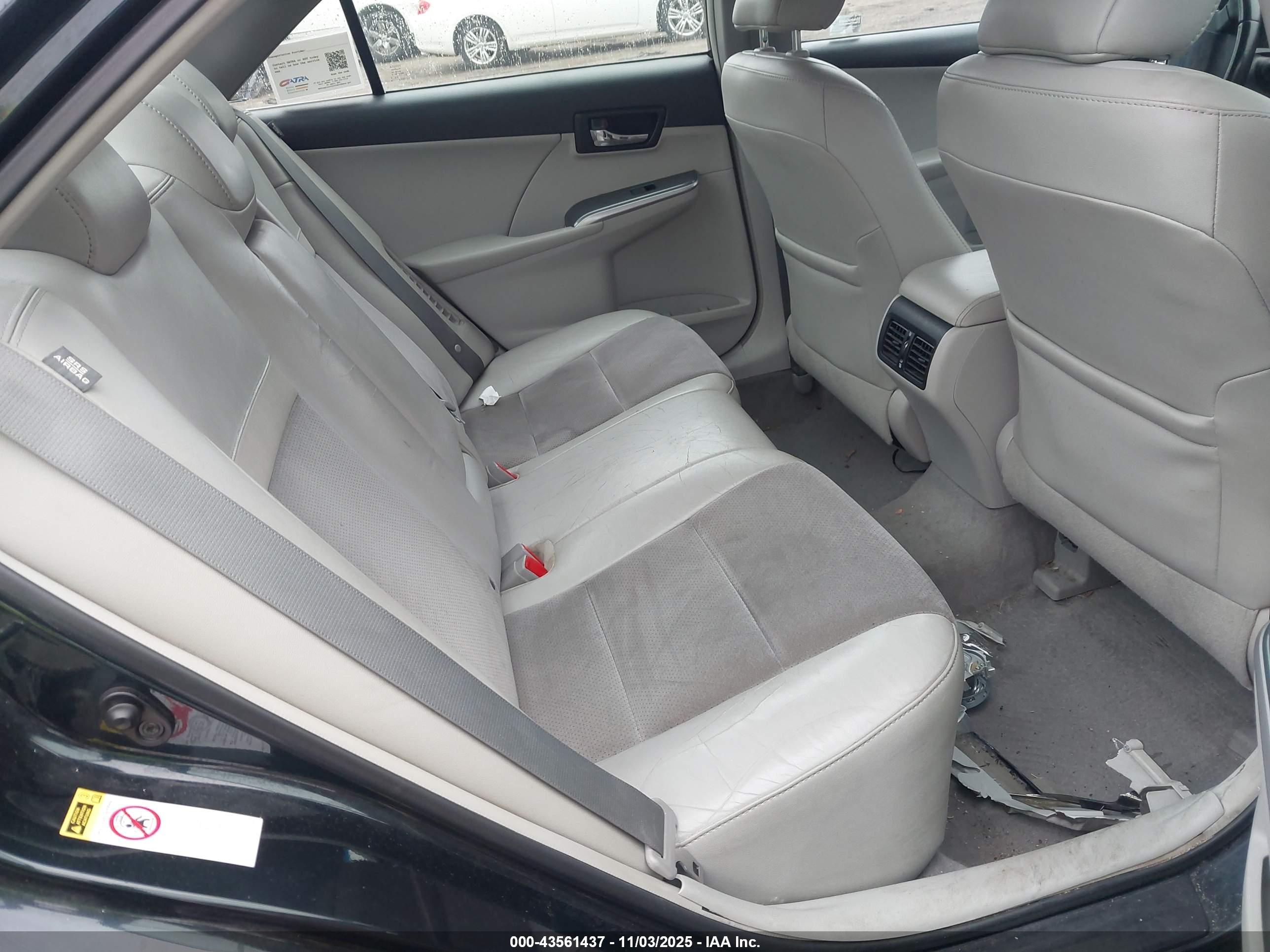 TOYOTA CAMRY image 8
