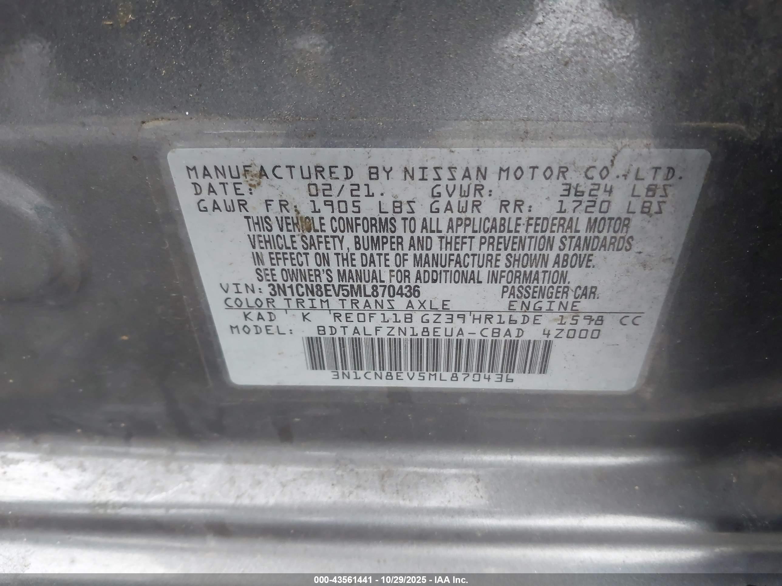 NISSAN VERSA image 9