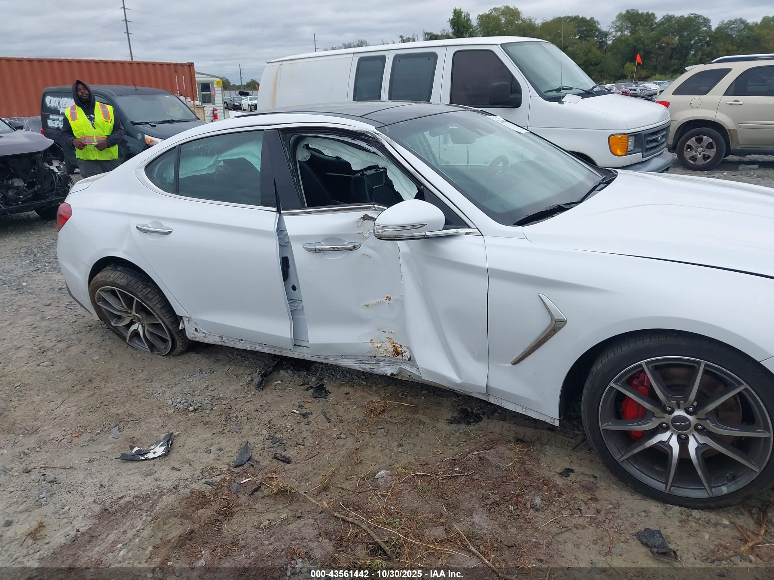 GENESIS G70 image 6