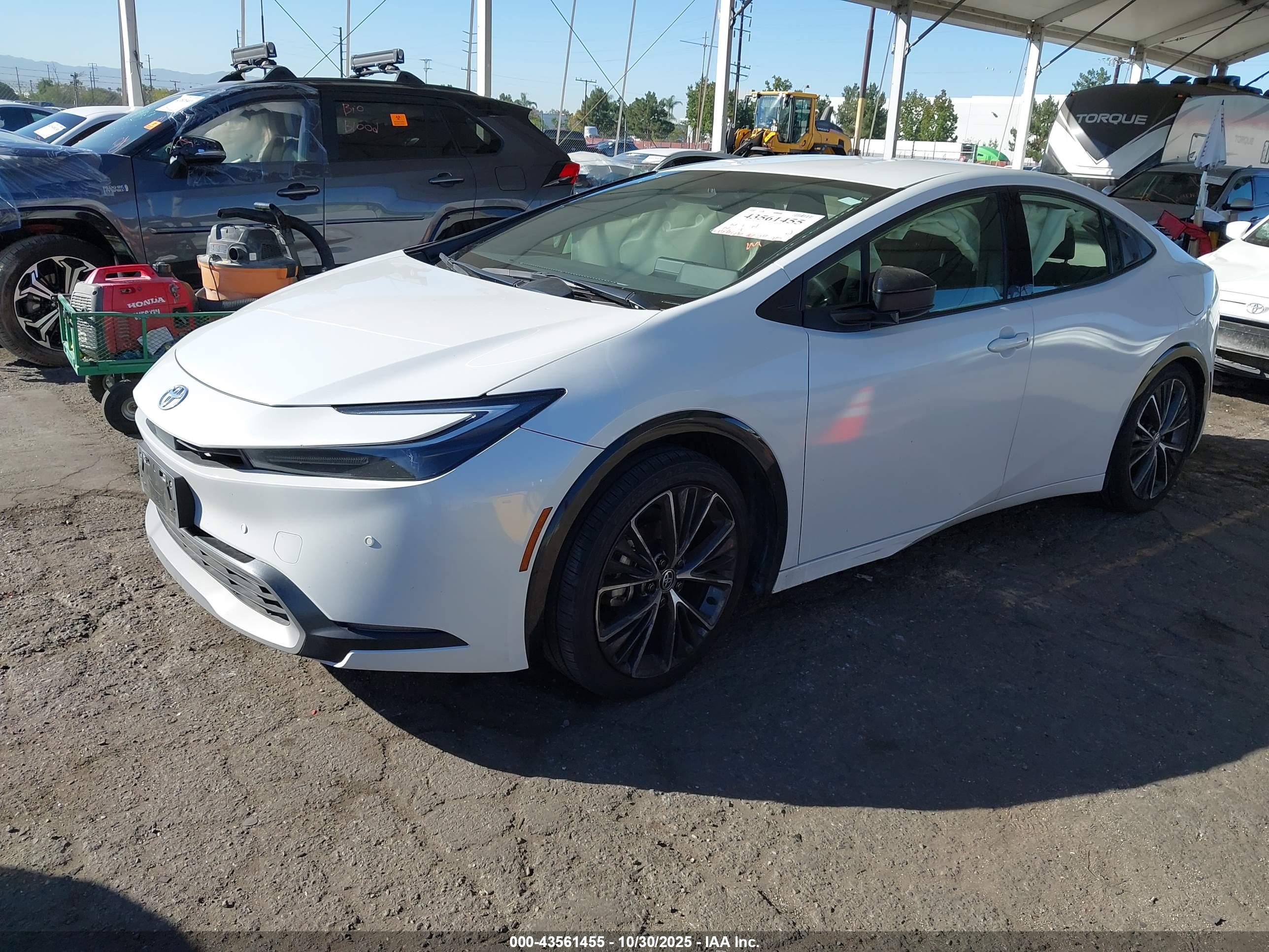 TOYOTA PRIUS image 2
