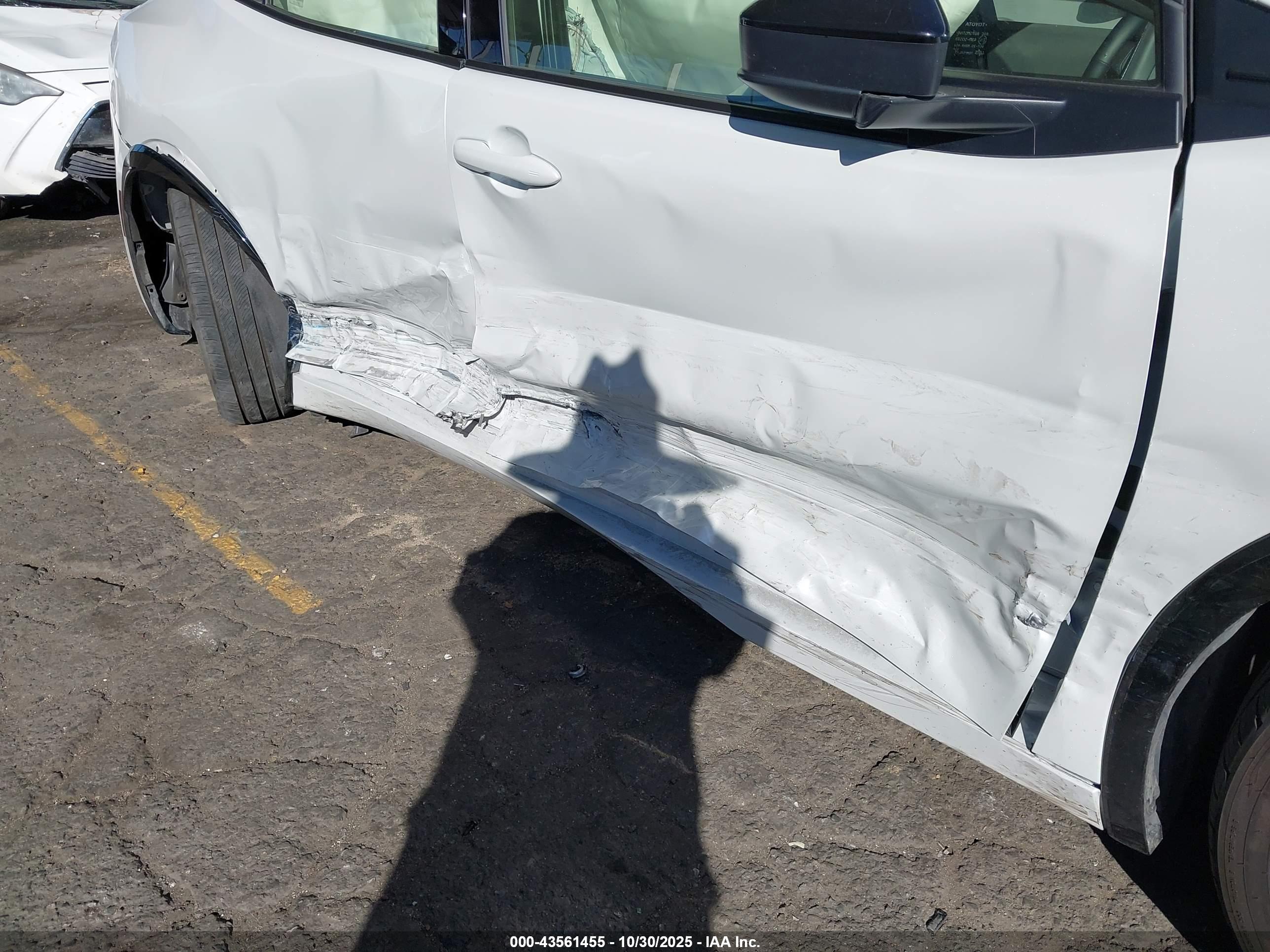 TOYOTA PRIUS image 6