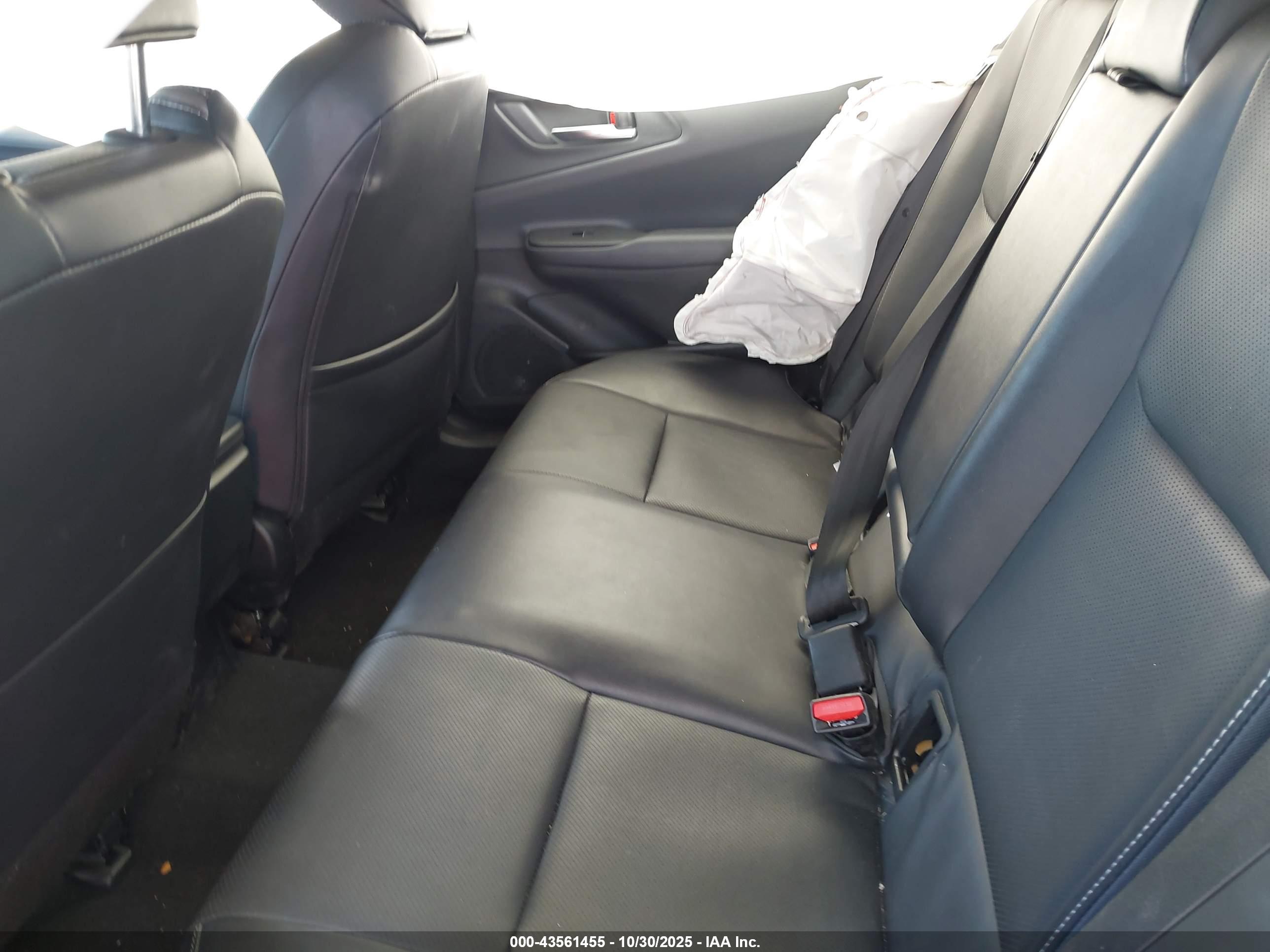 TOYOTA PRIUS image 8