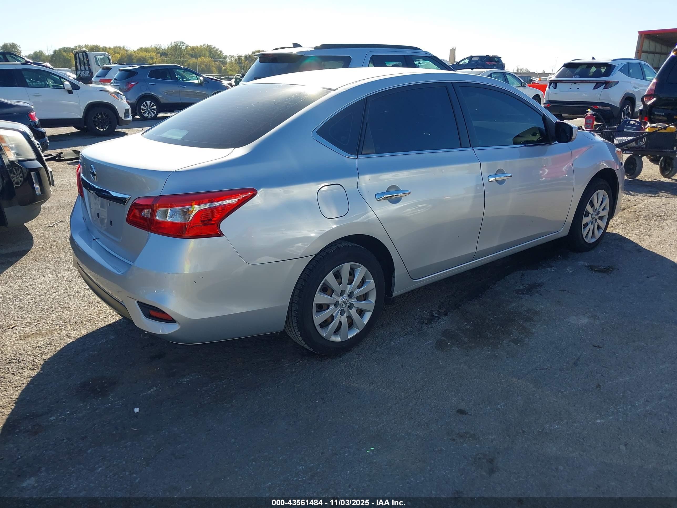 NISSAN SENTRA image 4