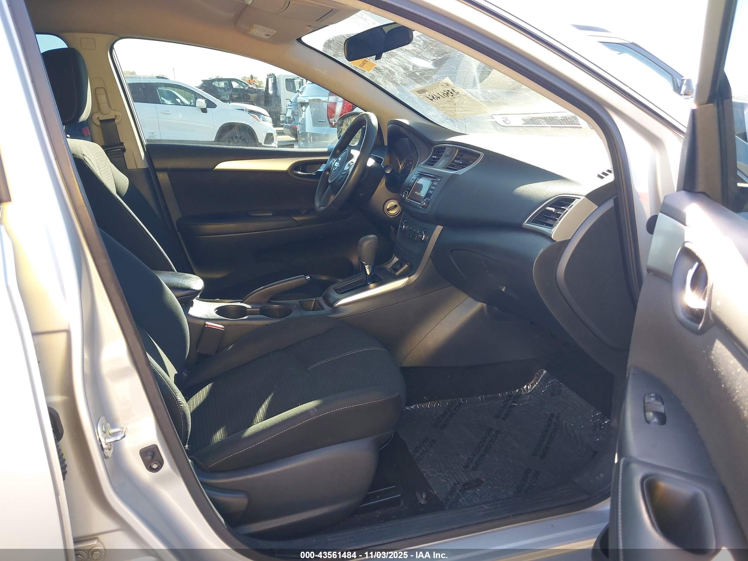 NISSAN SENTRA image 5