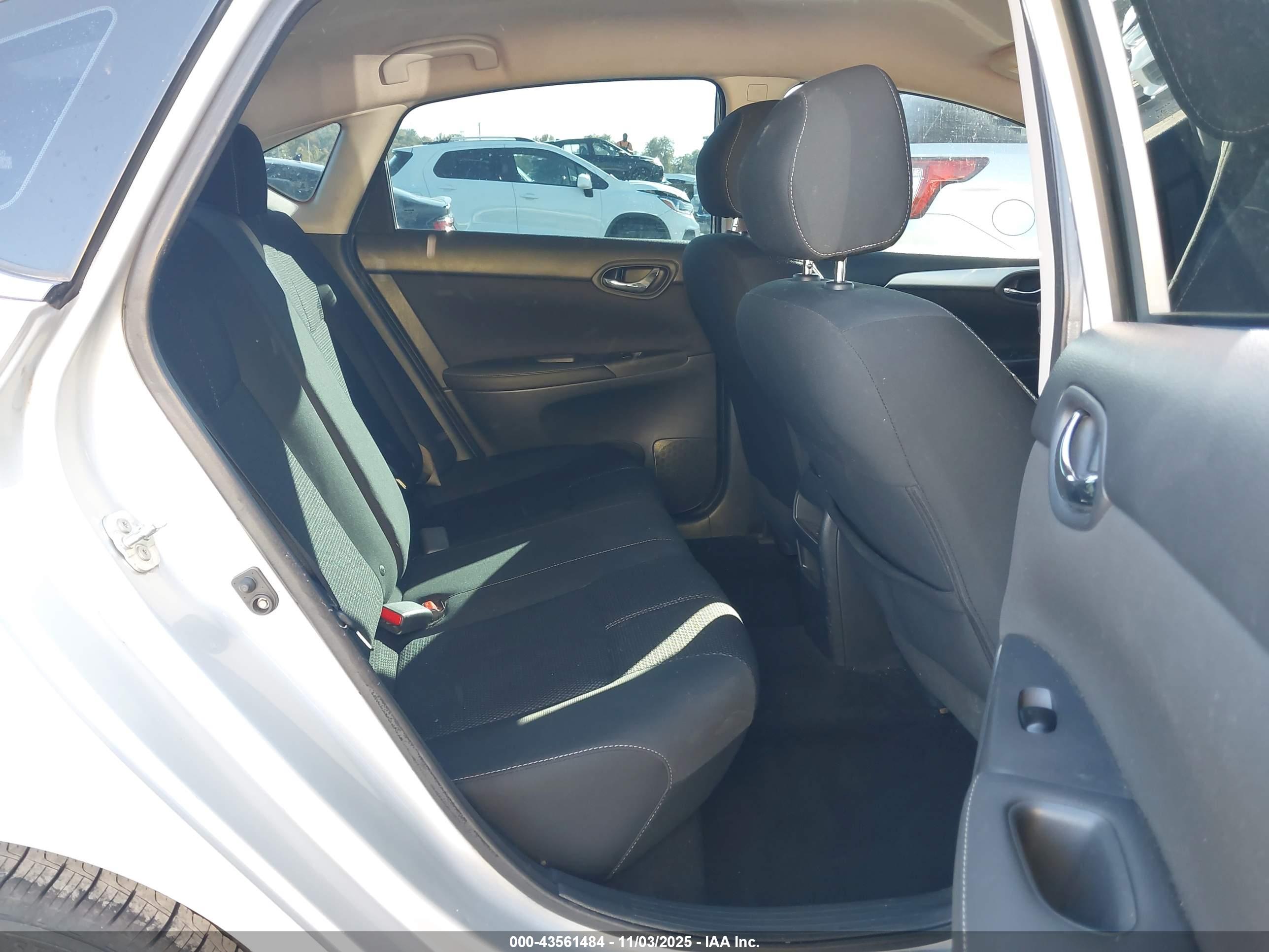 NISSAN SENTRA image 8