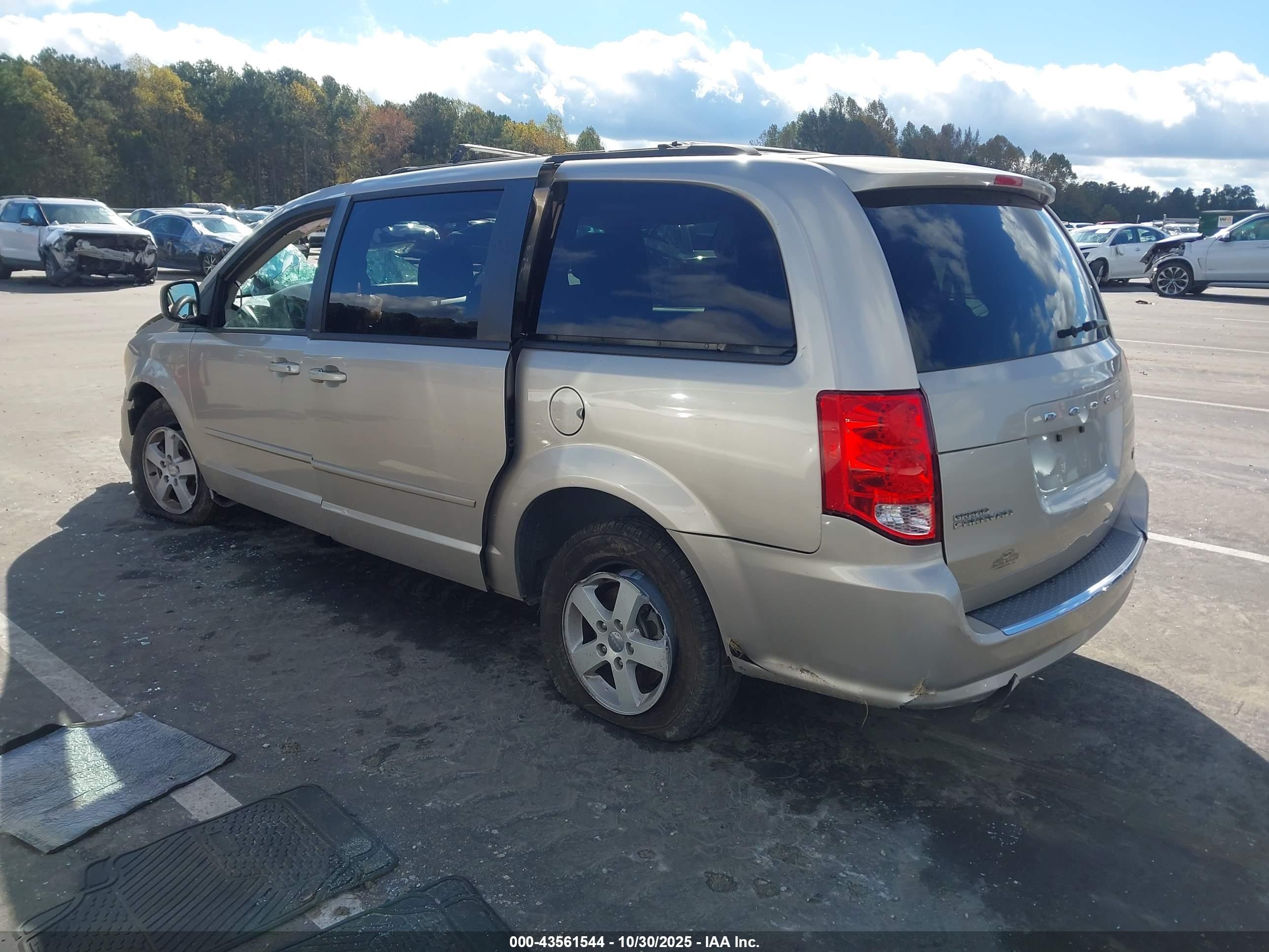 DODGE GRAND image 3