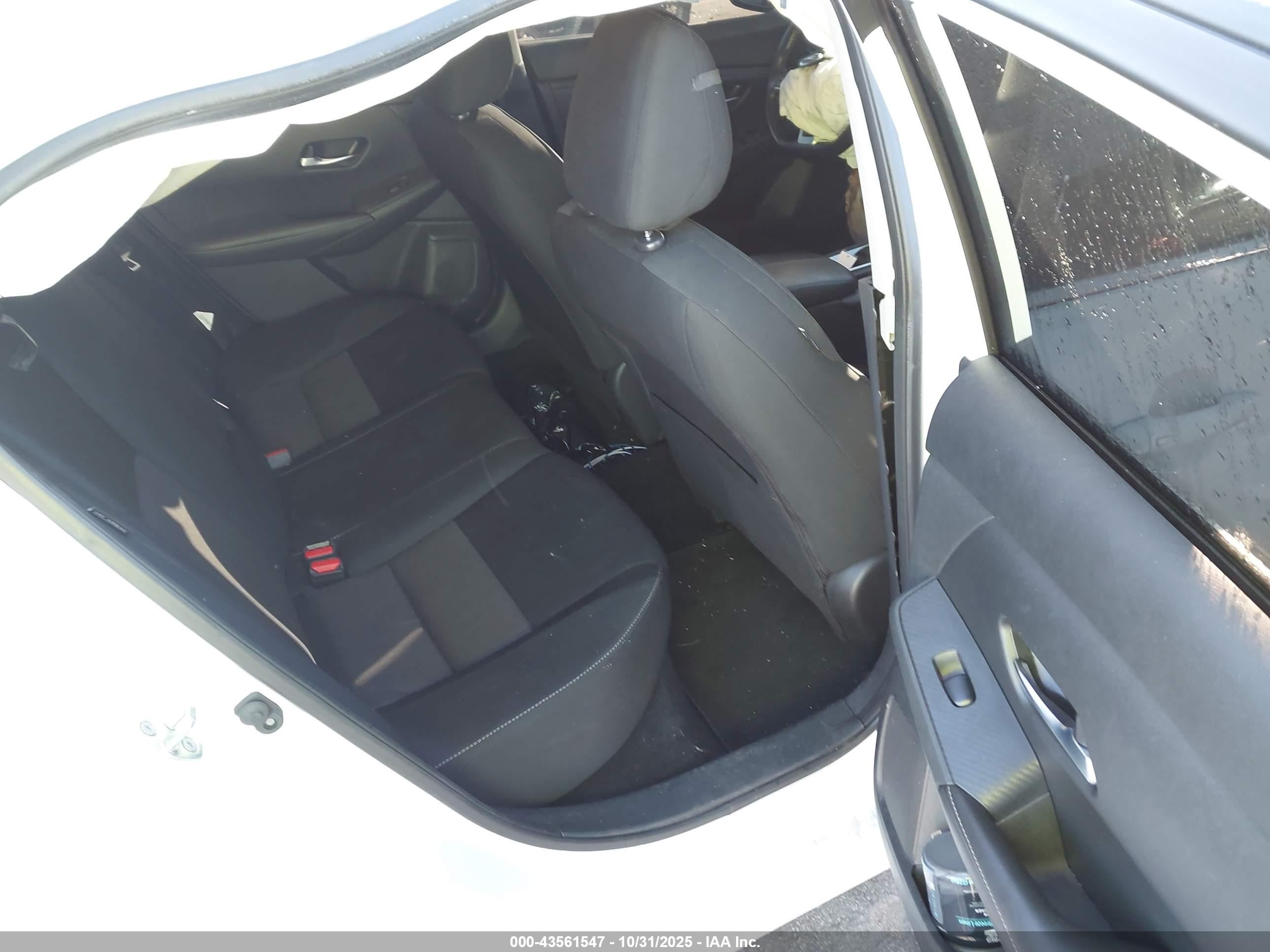 NISSAN SENTRA image 8