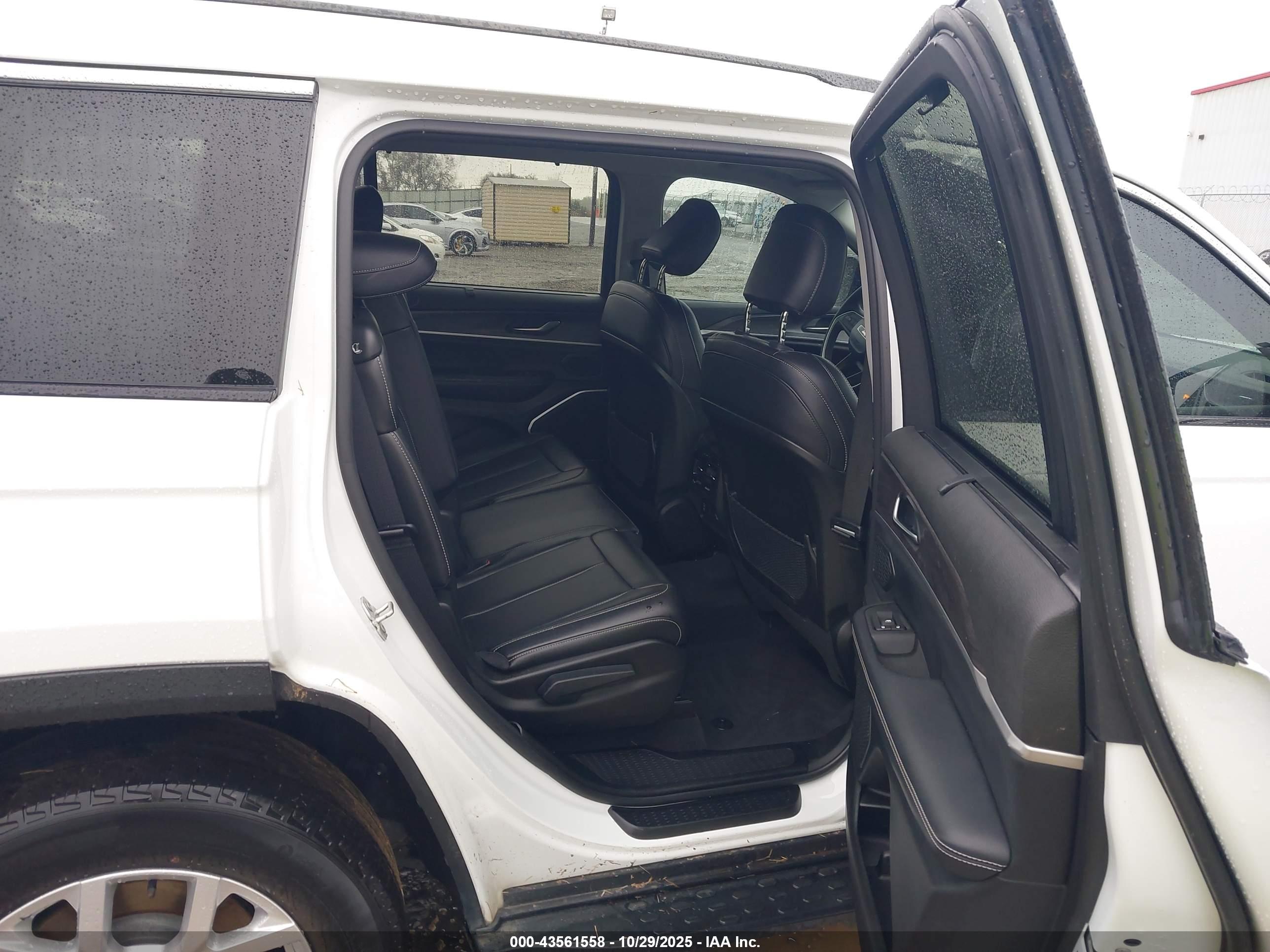 JEEP GRAND image 8
