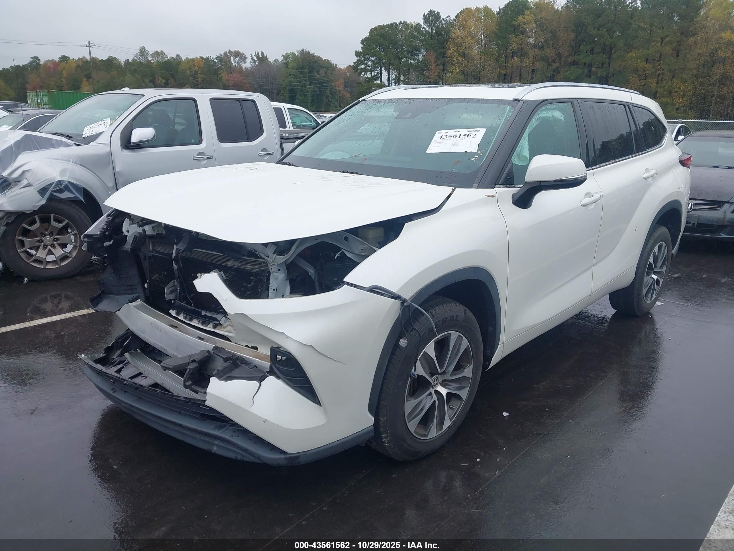 TOYOTA HIGHLANDER image 2