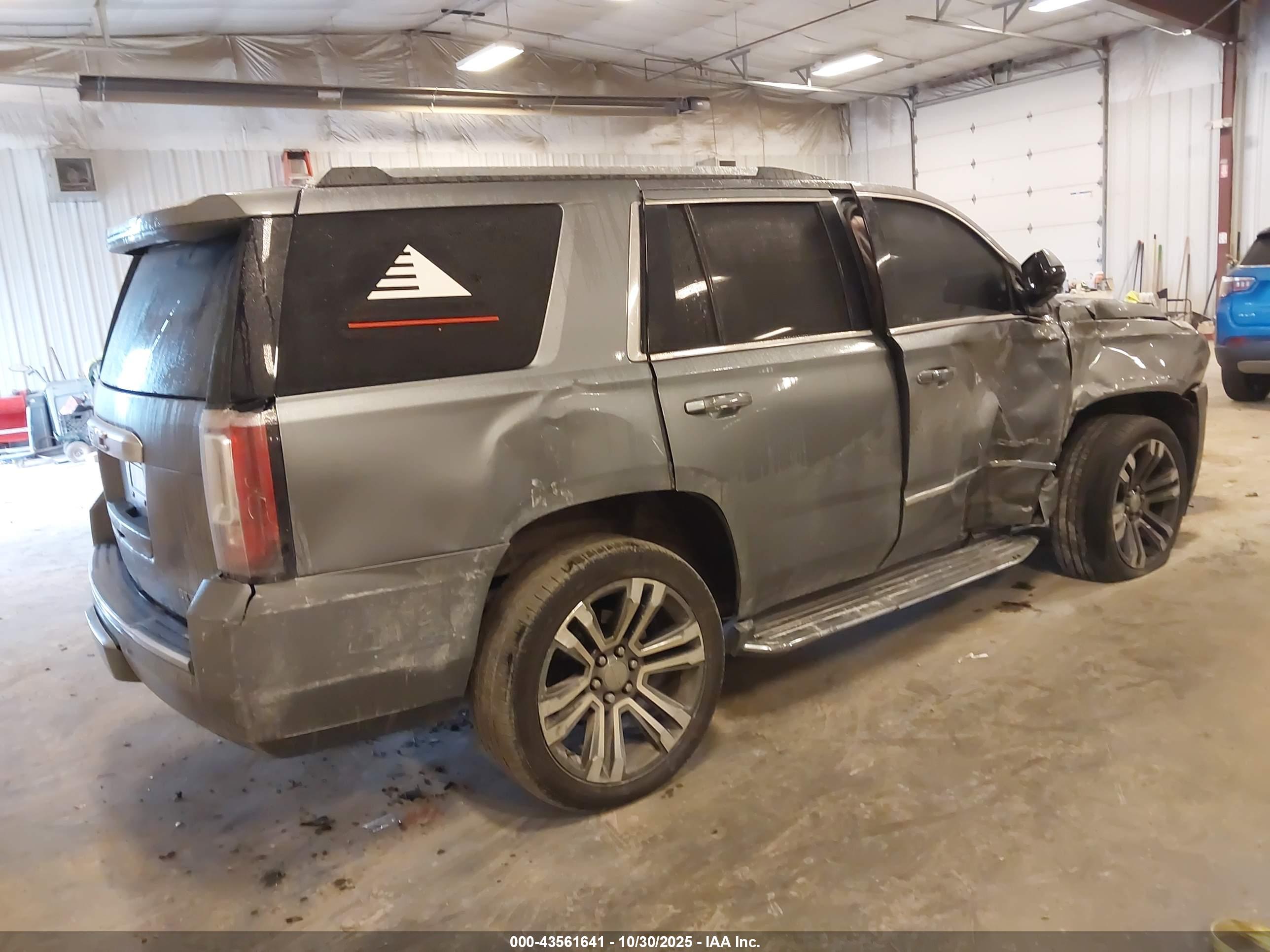 GMC YUKON image 4