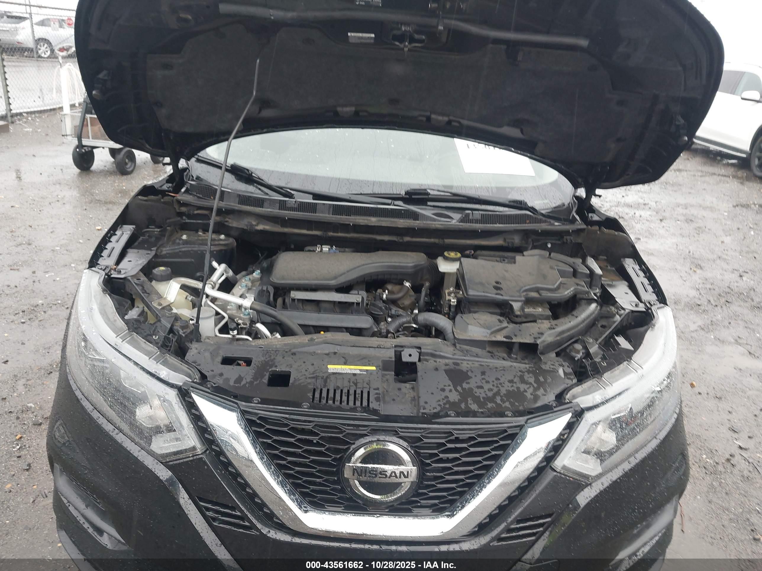 NISSAN ROGUE image 10