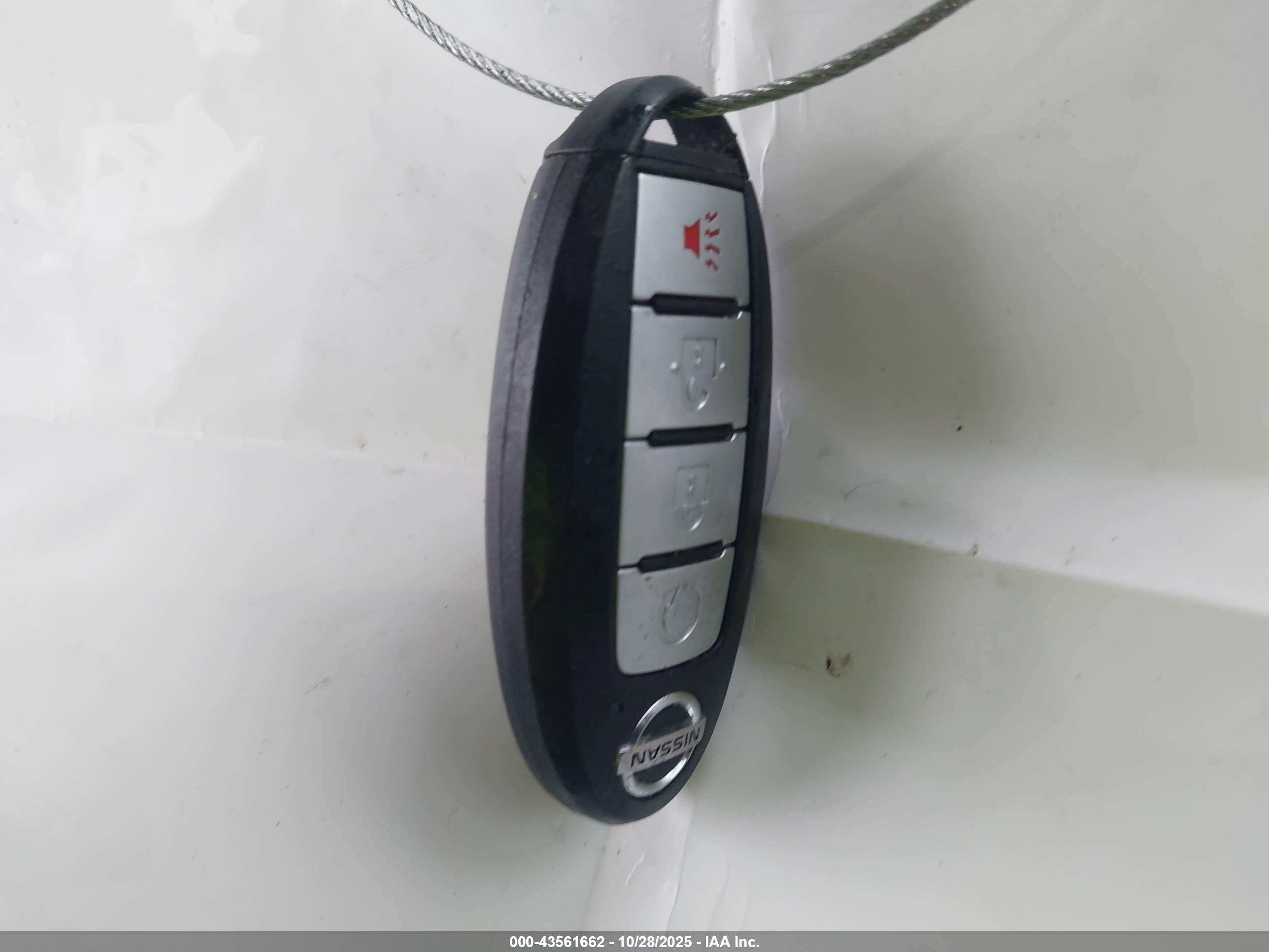 NISSAN ROGUE image 11