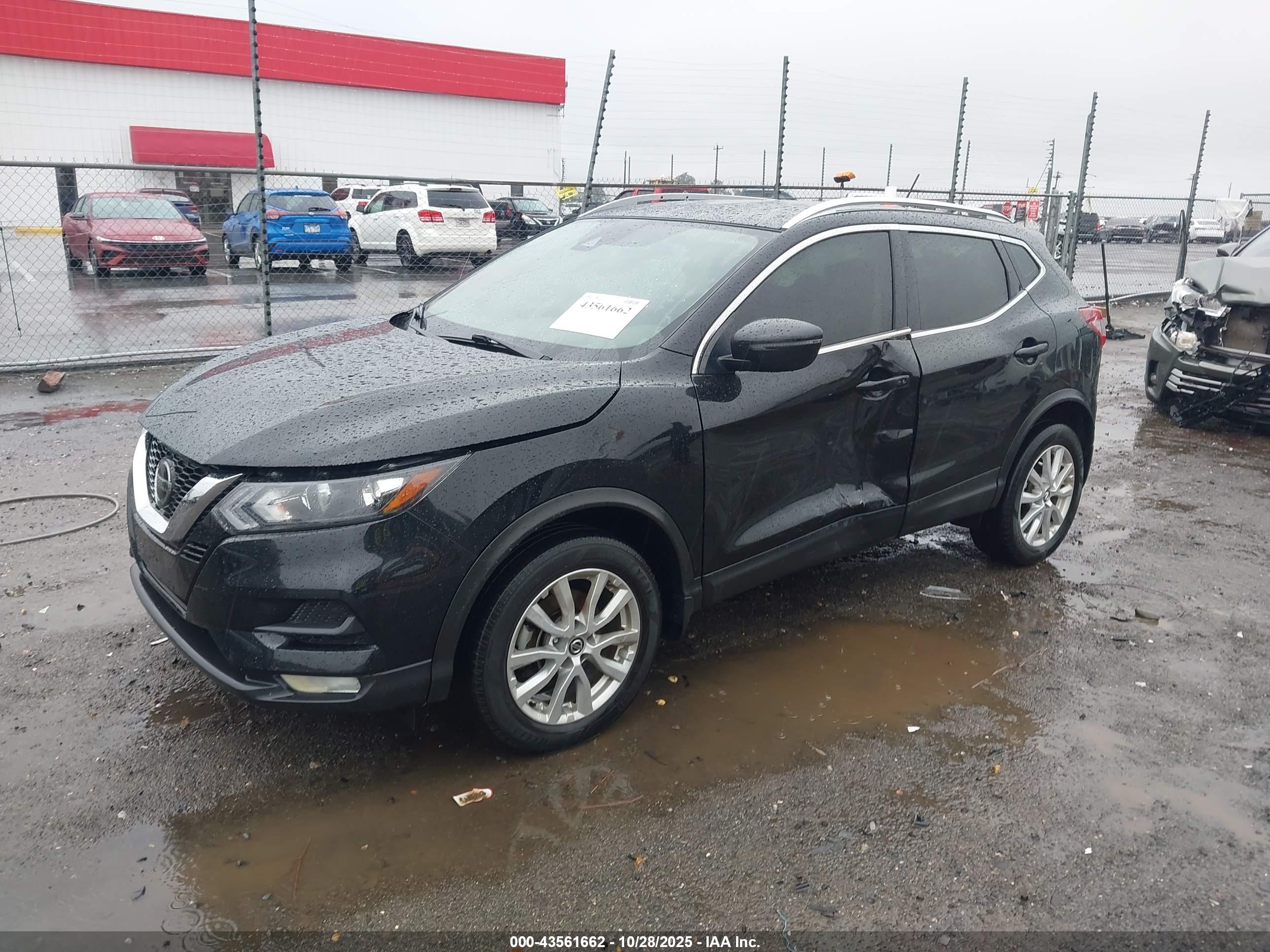 NISSAN ROGUE image 2