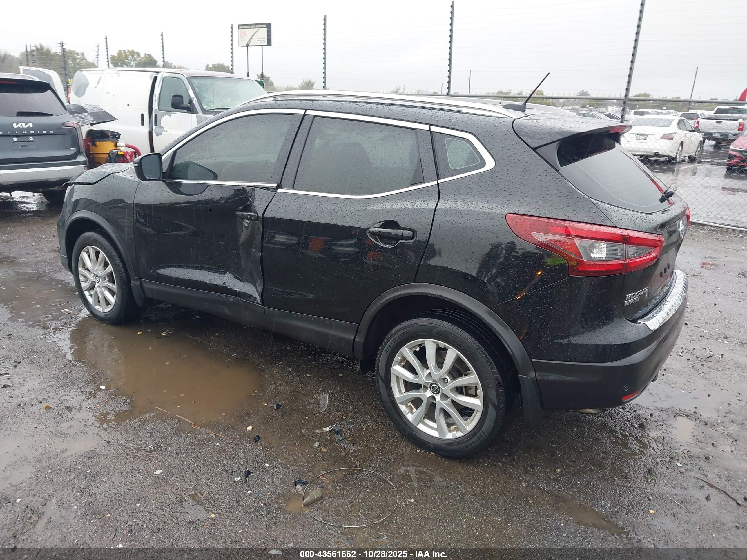 NISSAN ROGUE image 3