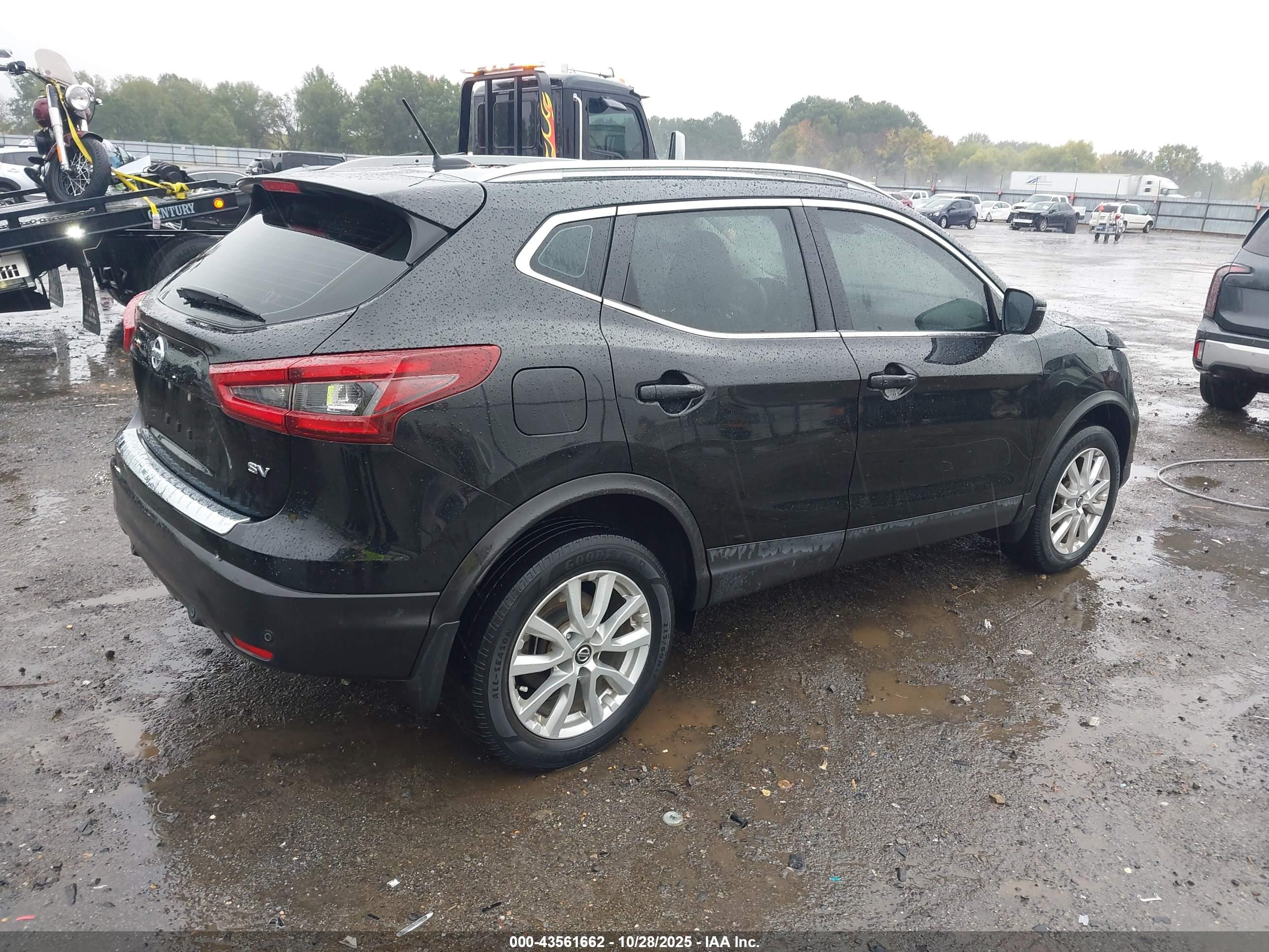 NISSAN ROGUE image 4