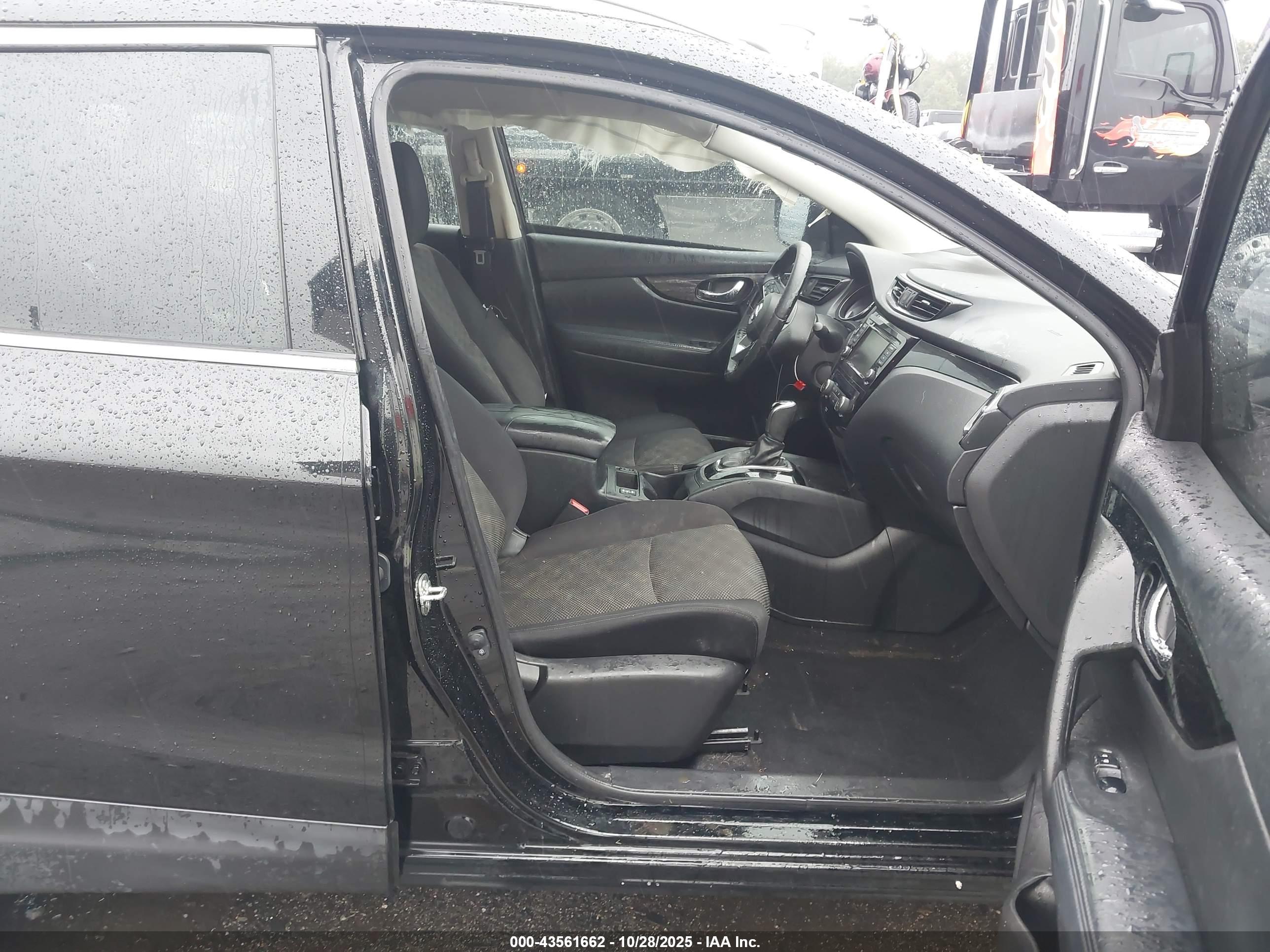 NISSAN ROGUE image 5