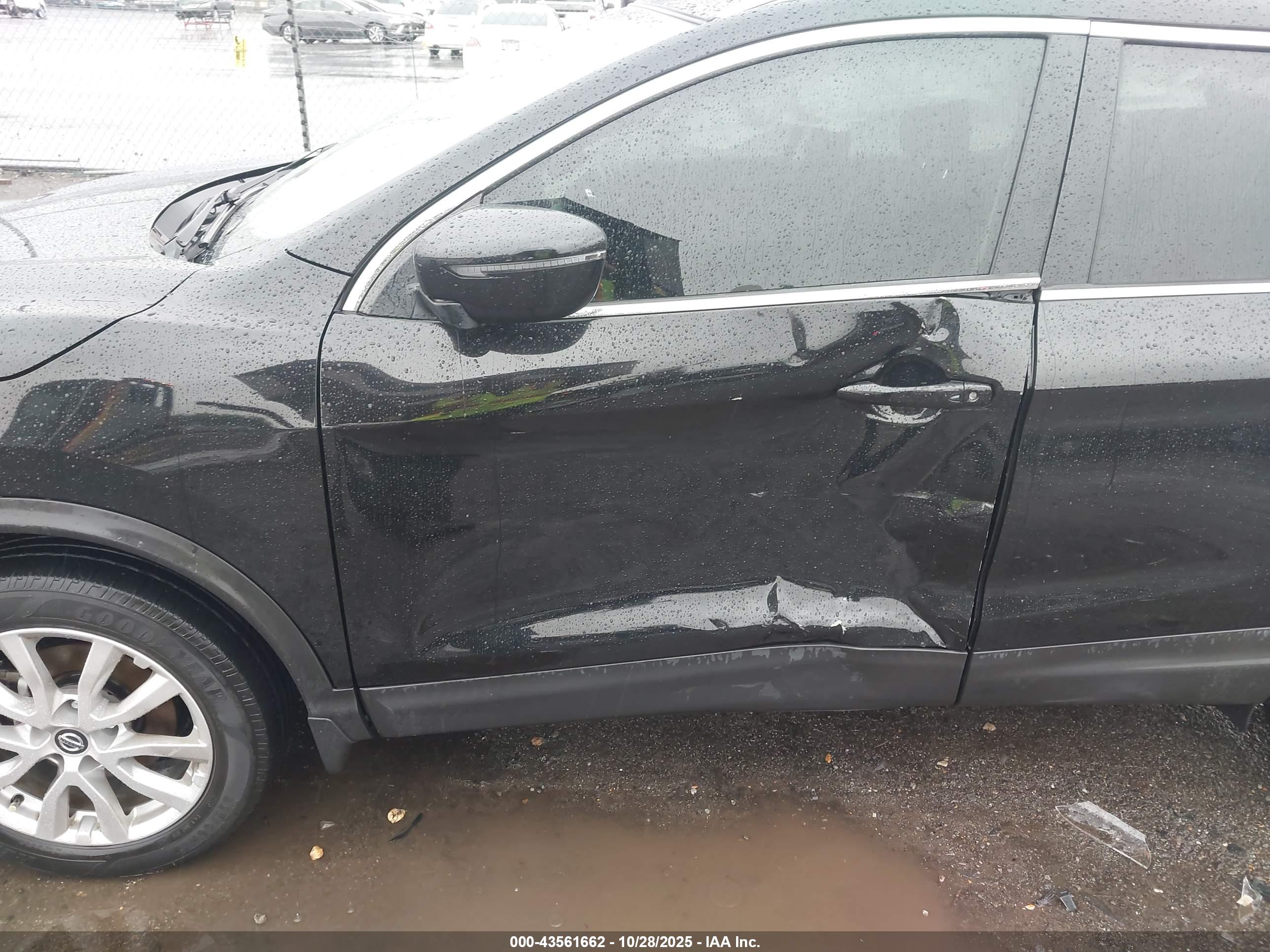NISSAN ROGUE image 6