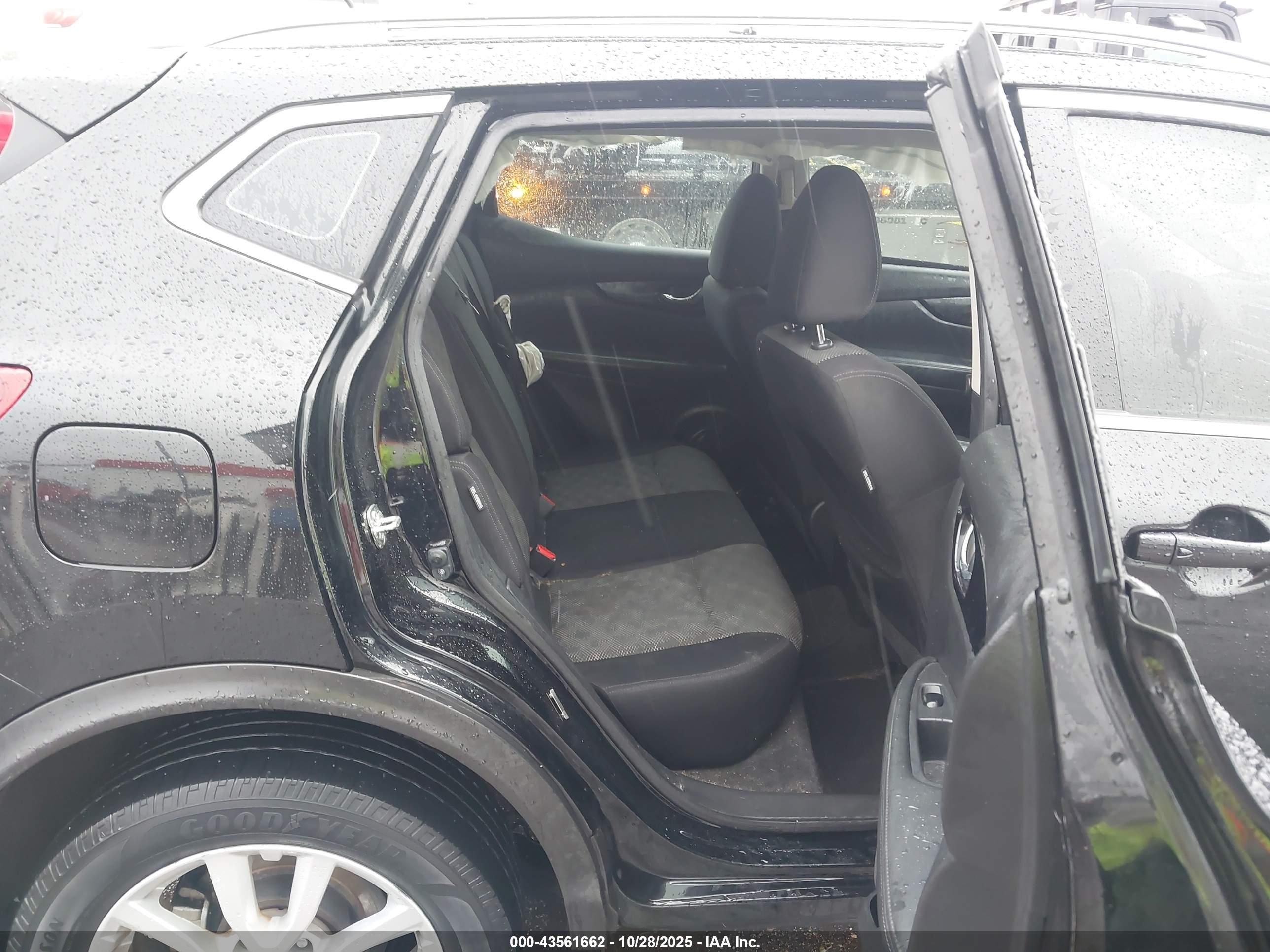 NISSAN ROGUE image 8