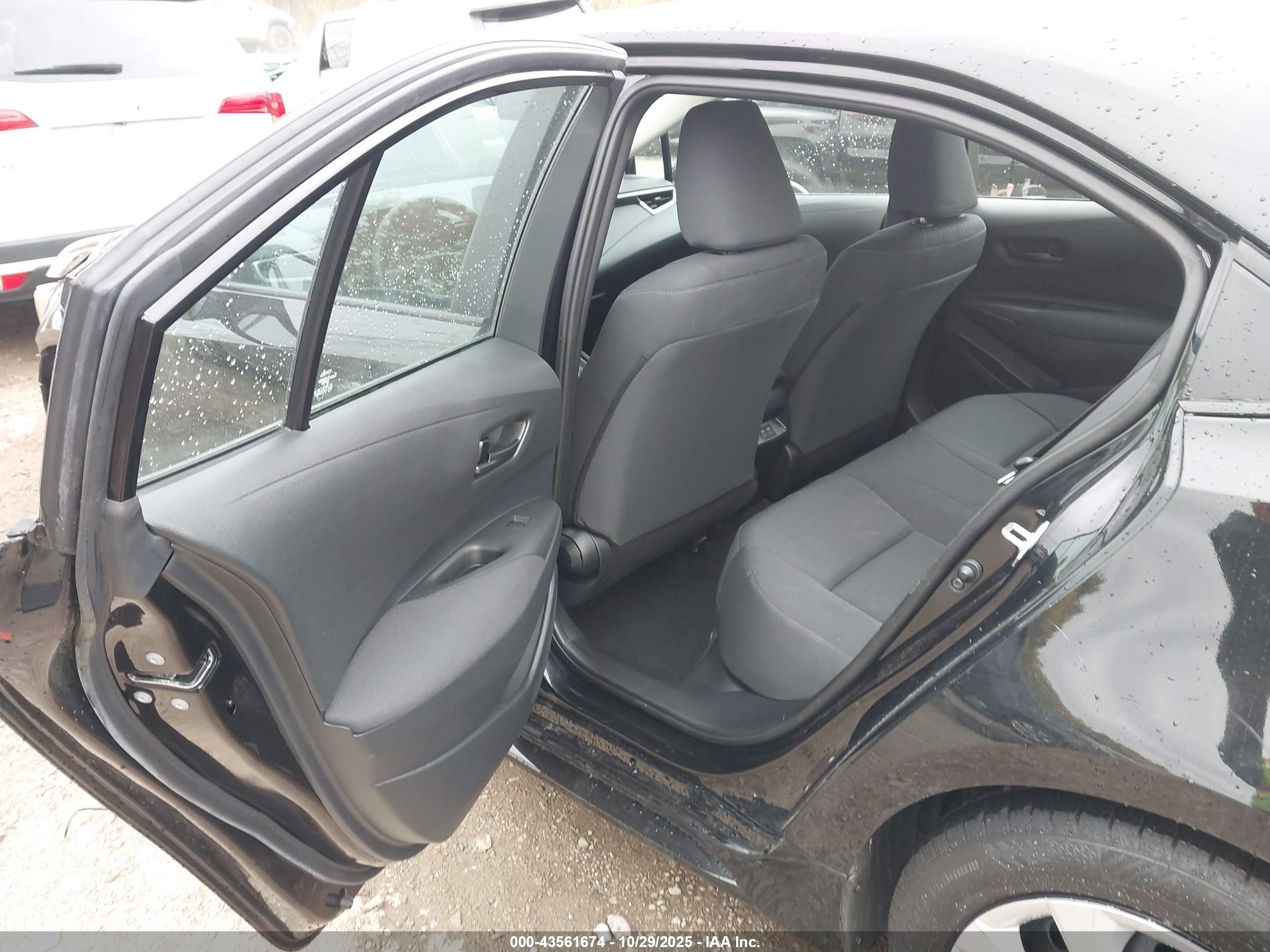 TOYOTA COROLLA image 8