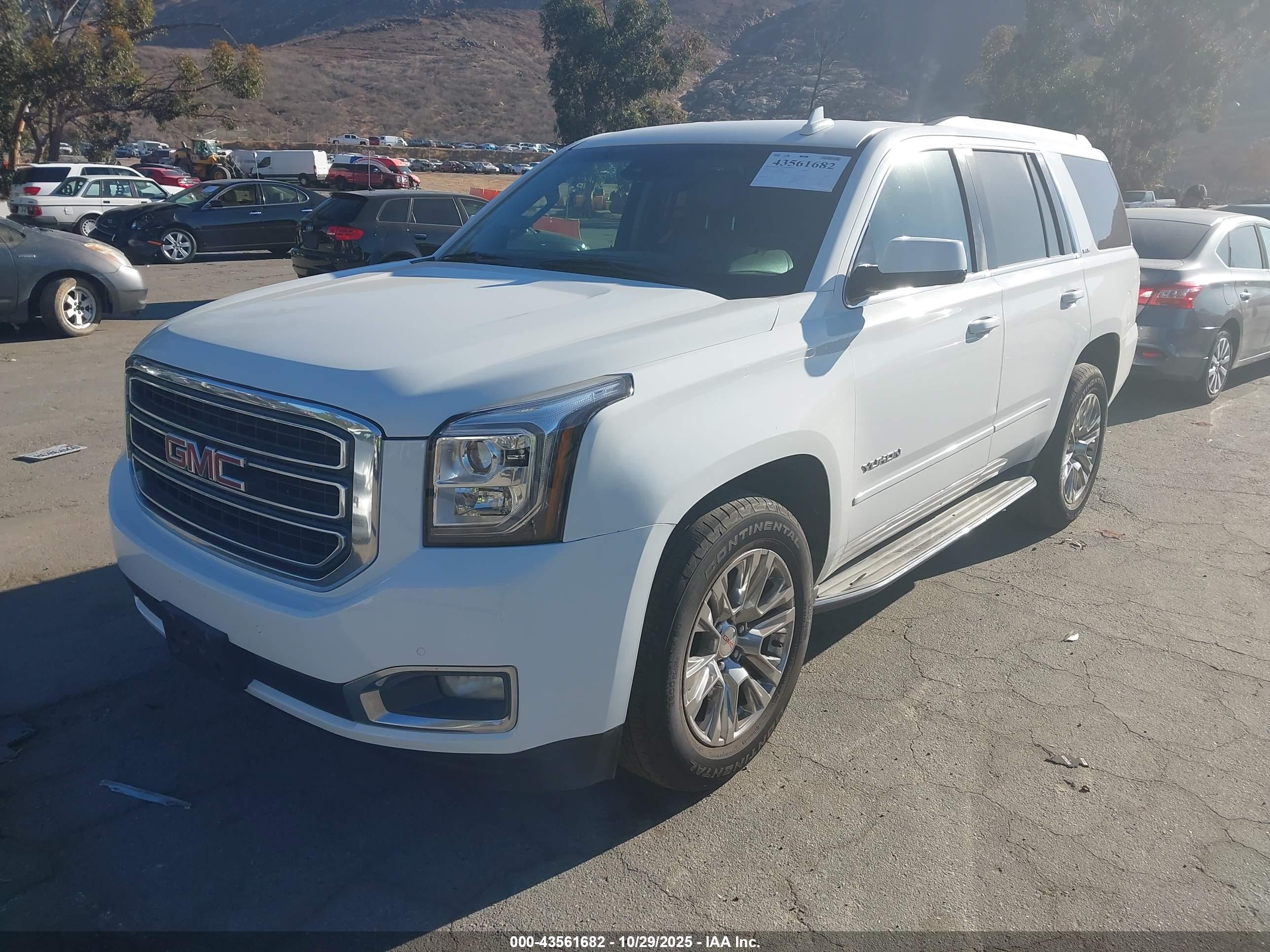 GMC YUKON image 2