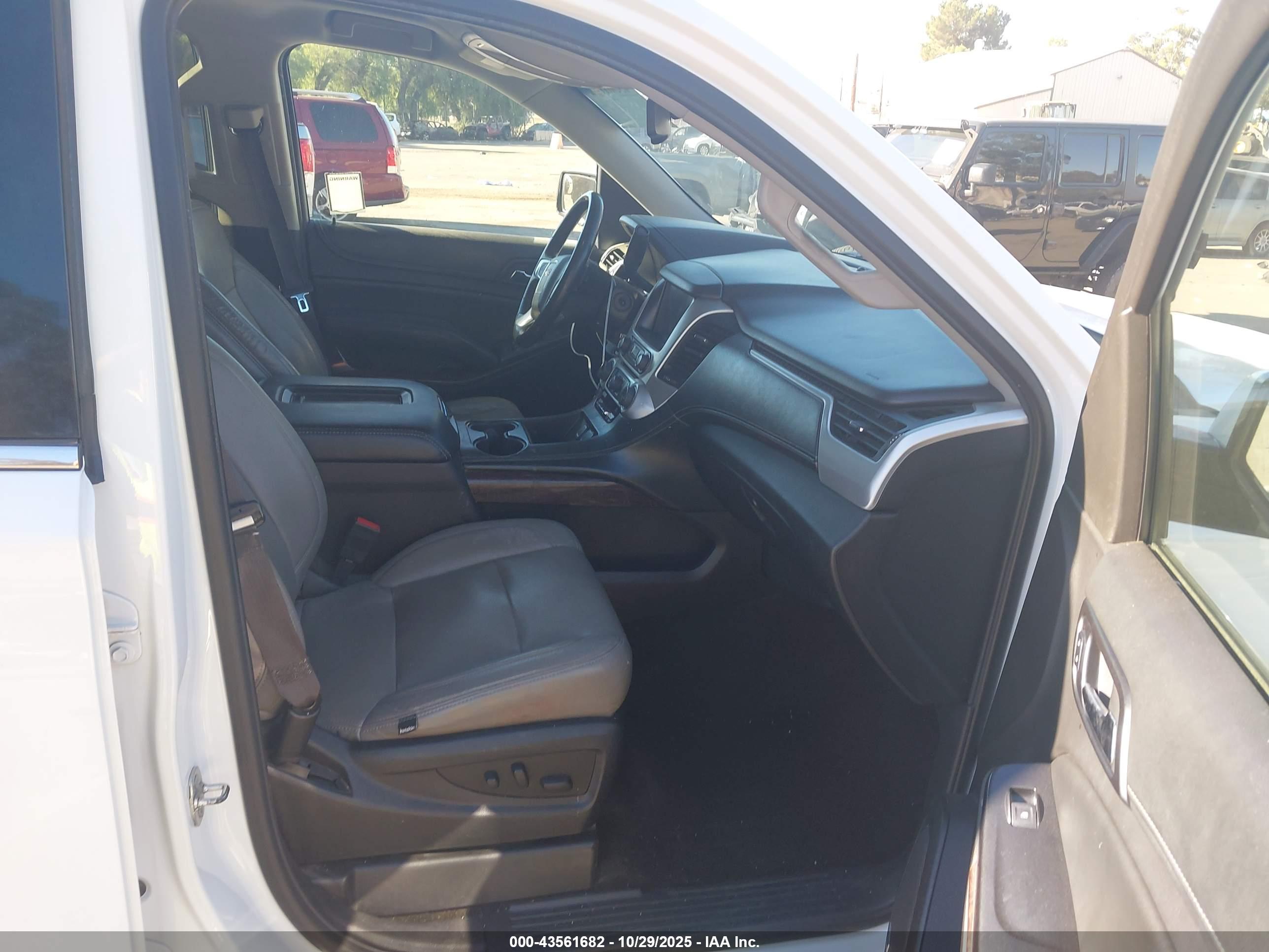 GMC YUKON image 5