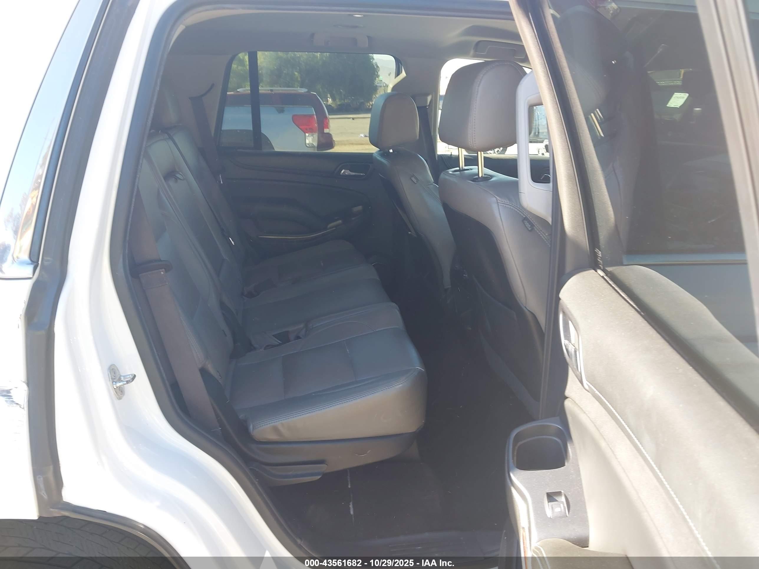GMC YUKON image 8
