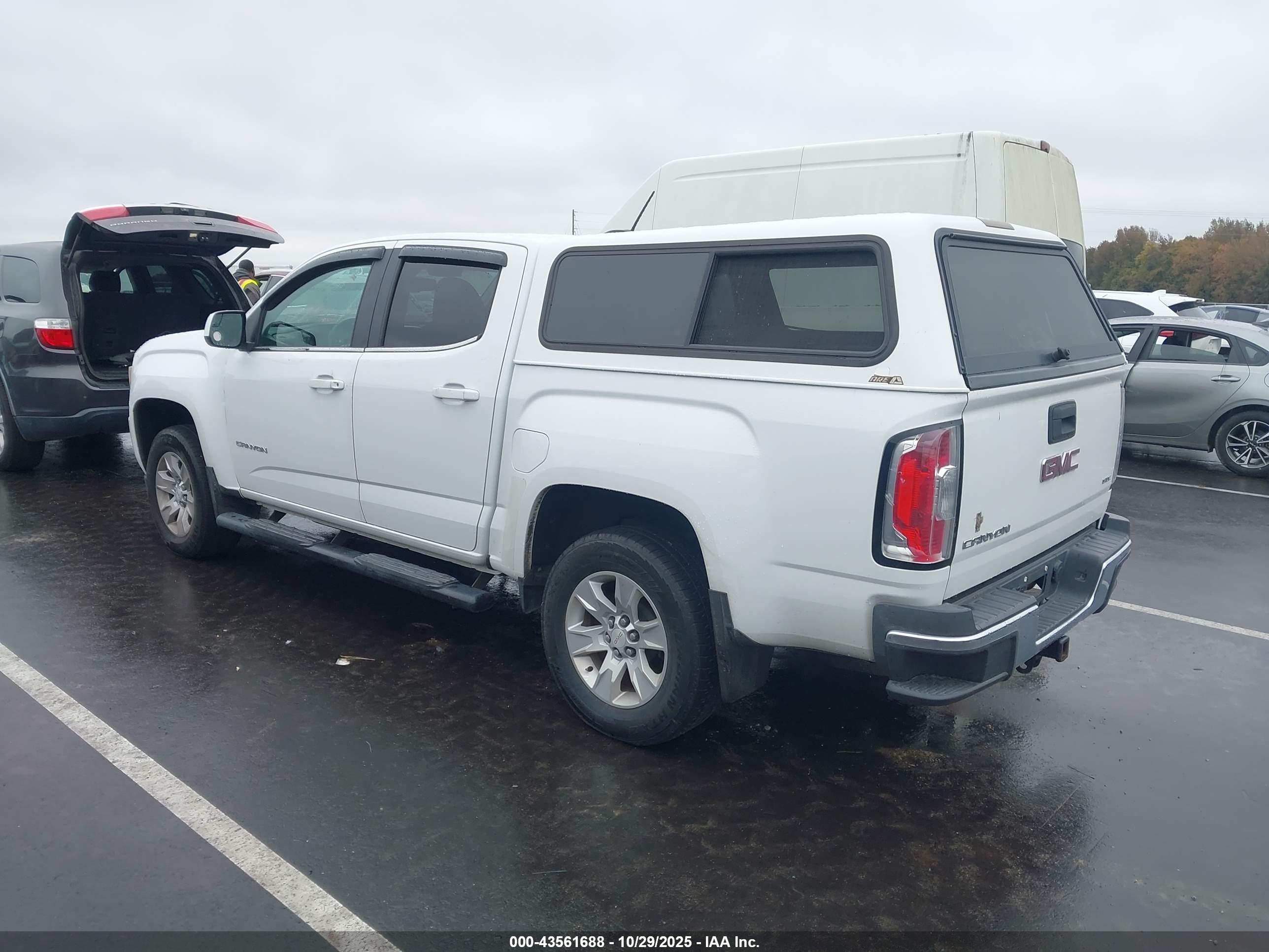GMC CANYON image 3