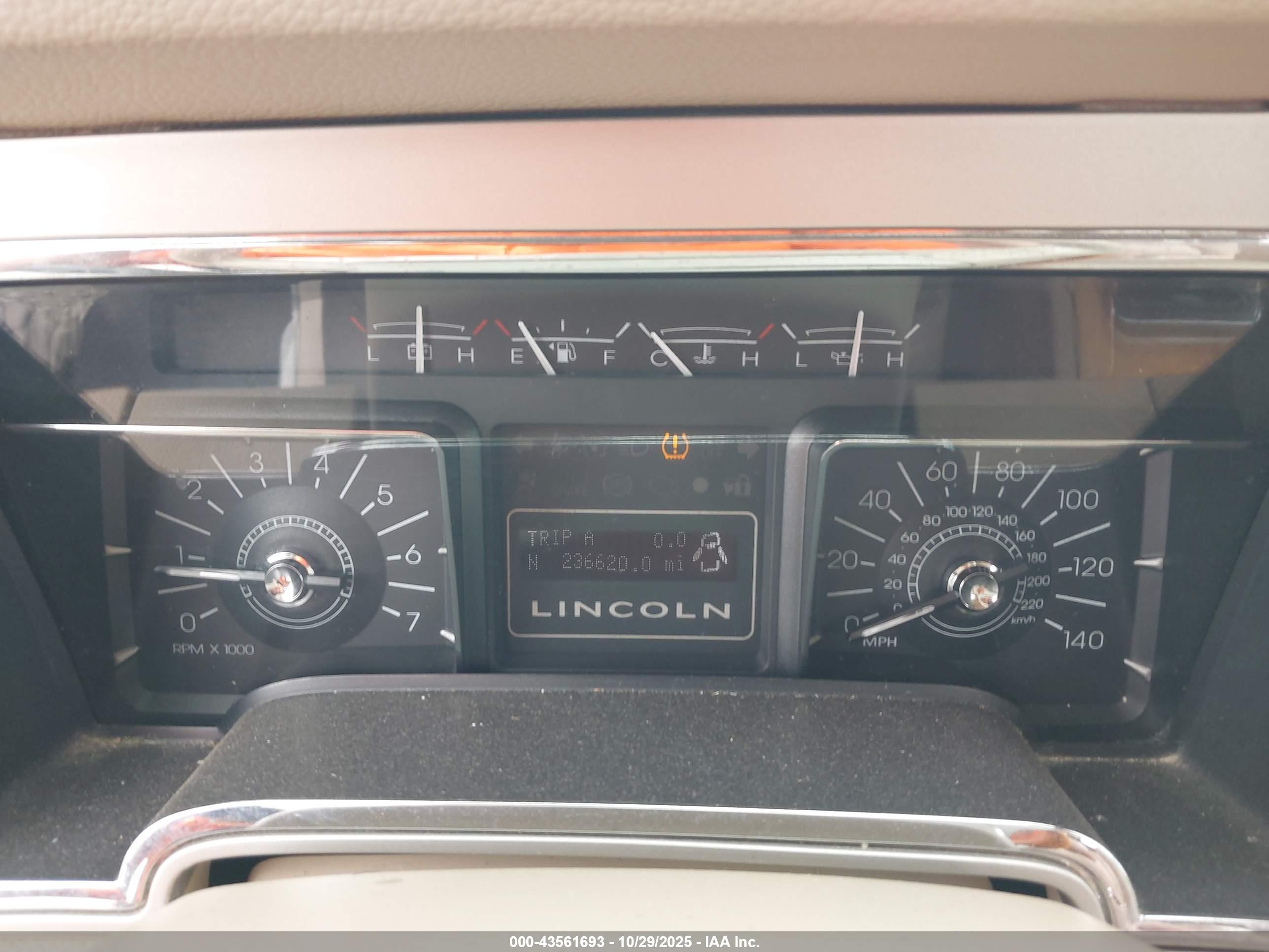LINCOLN NAVIGATOR image 7