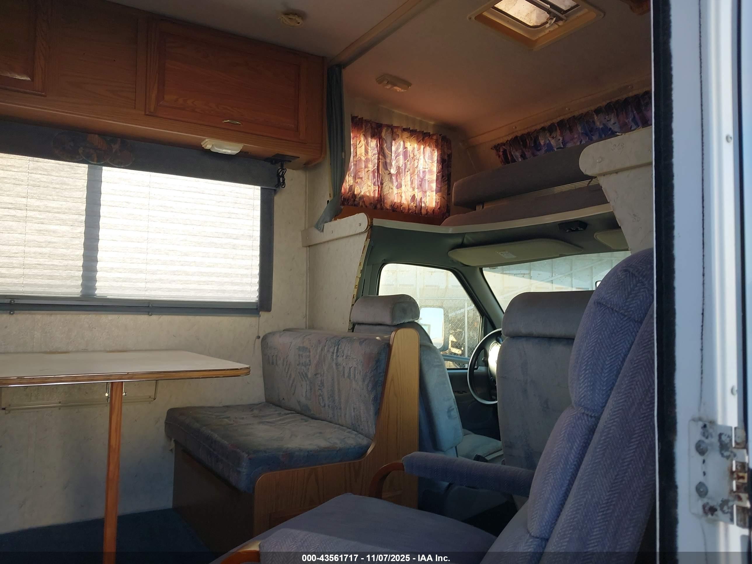 FORD ECONOLINE image 5