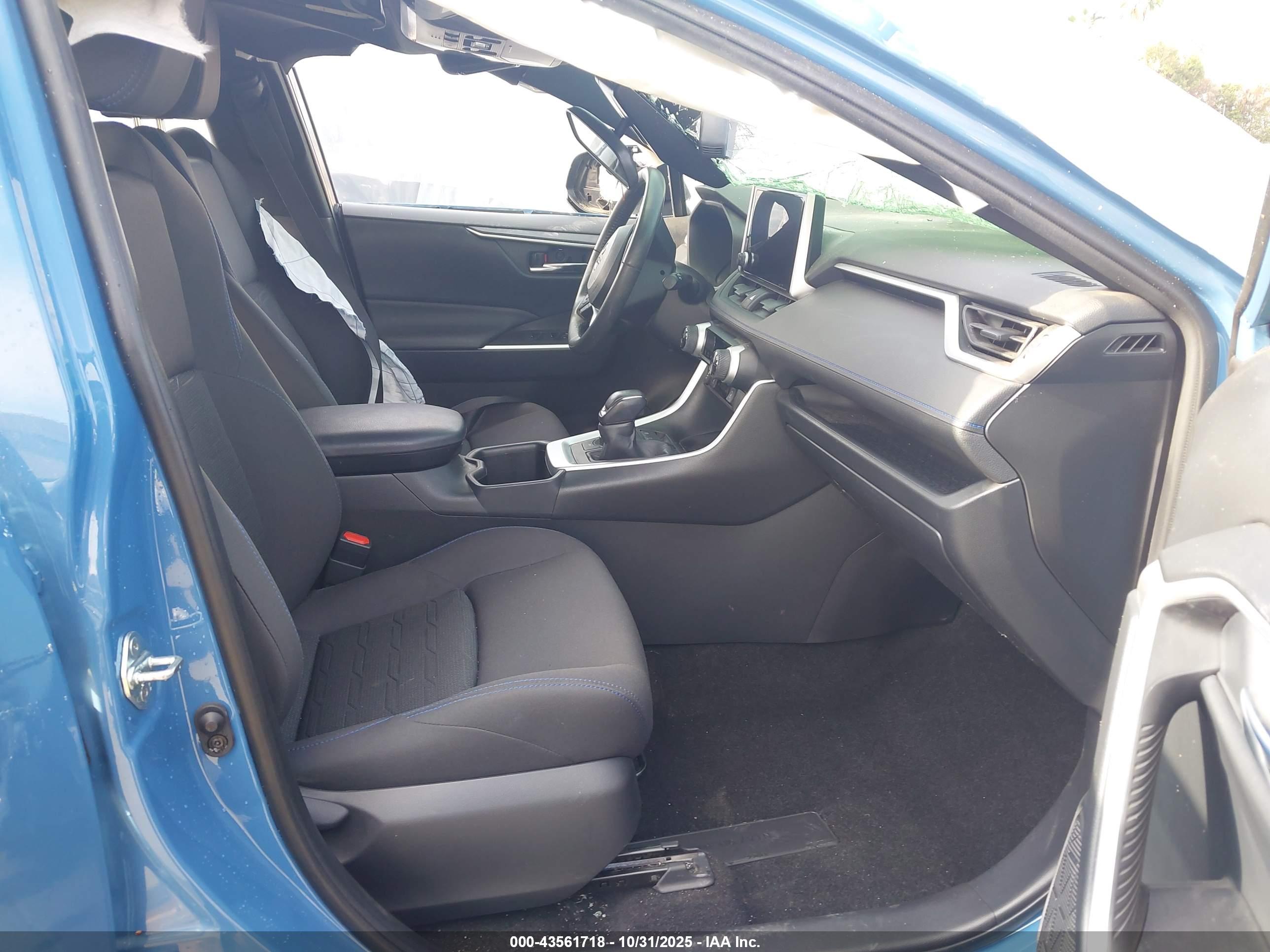 TOYOTA RAV4 image 5