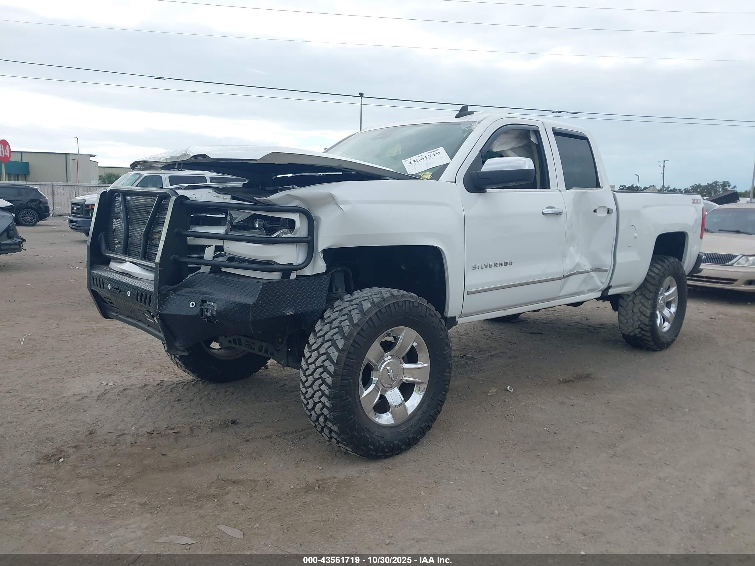 CHEVROLET SILVERADO image 2