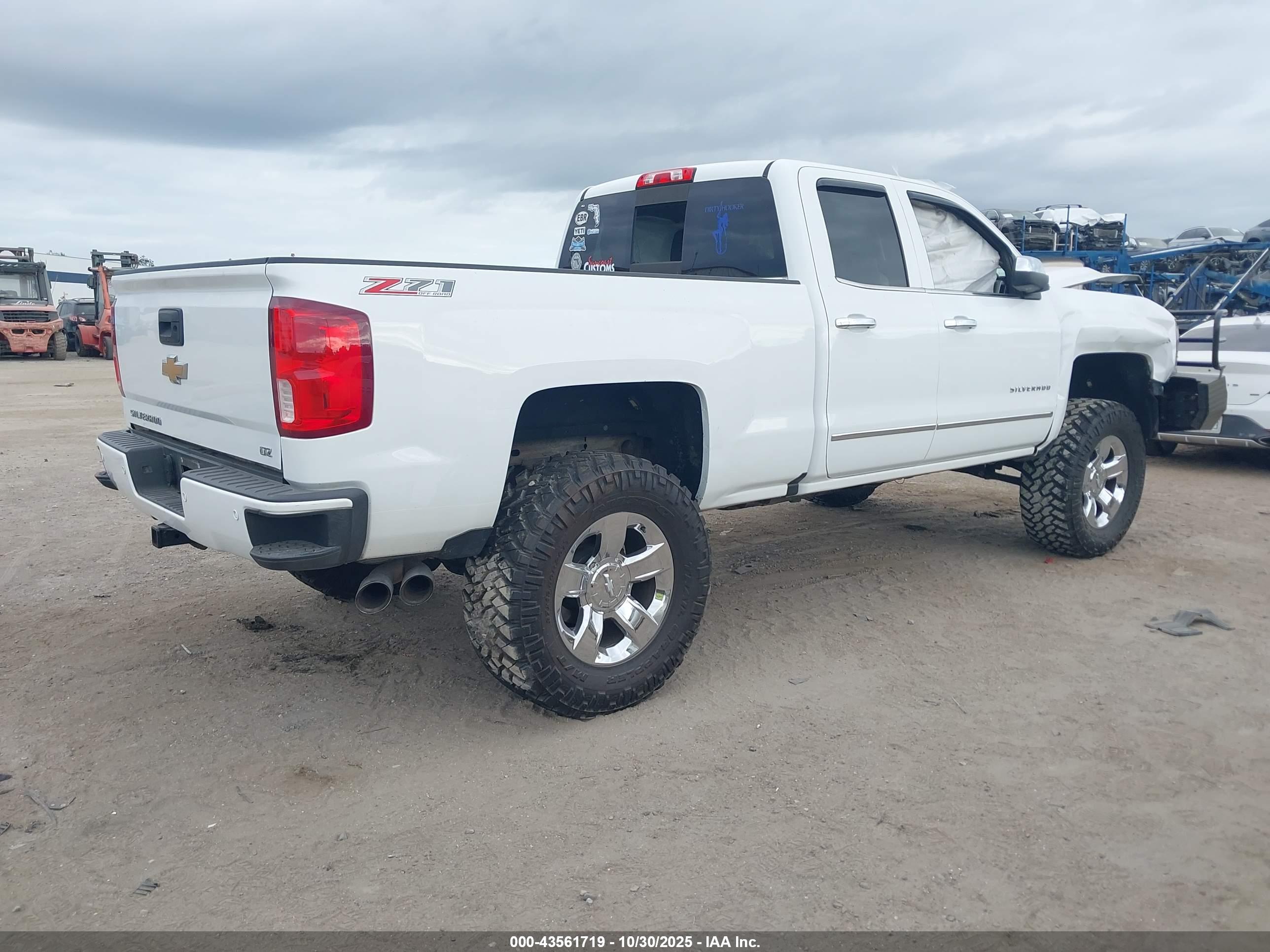 CHEVROLET SILVERADO image 4