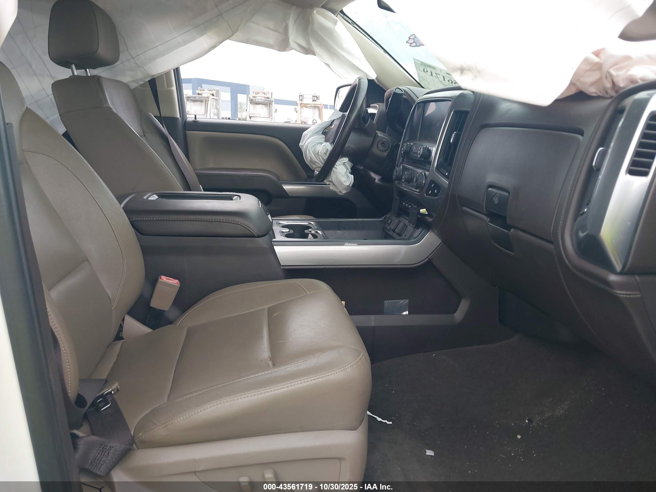 CHEVROLET SILVERADO image 5