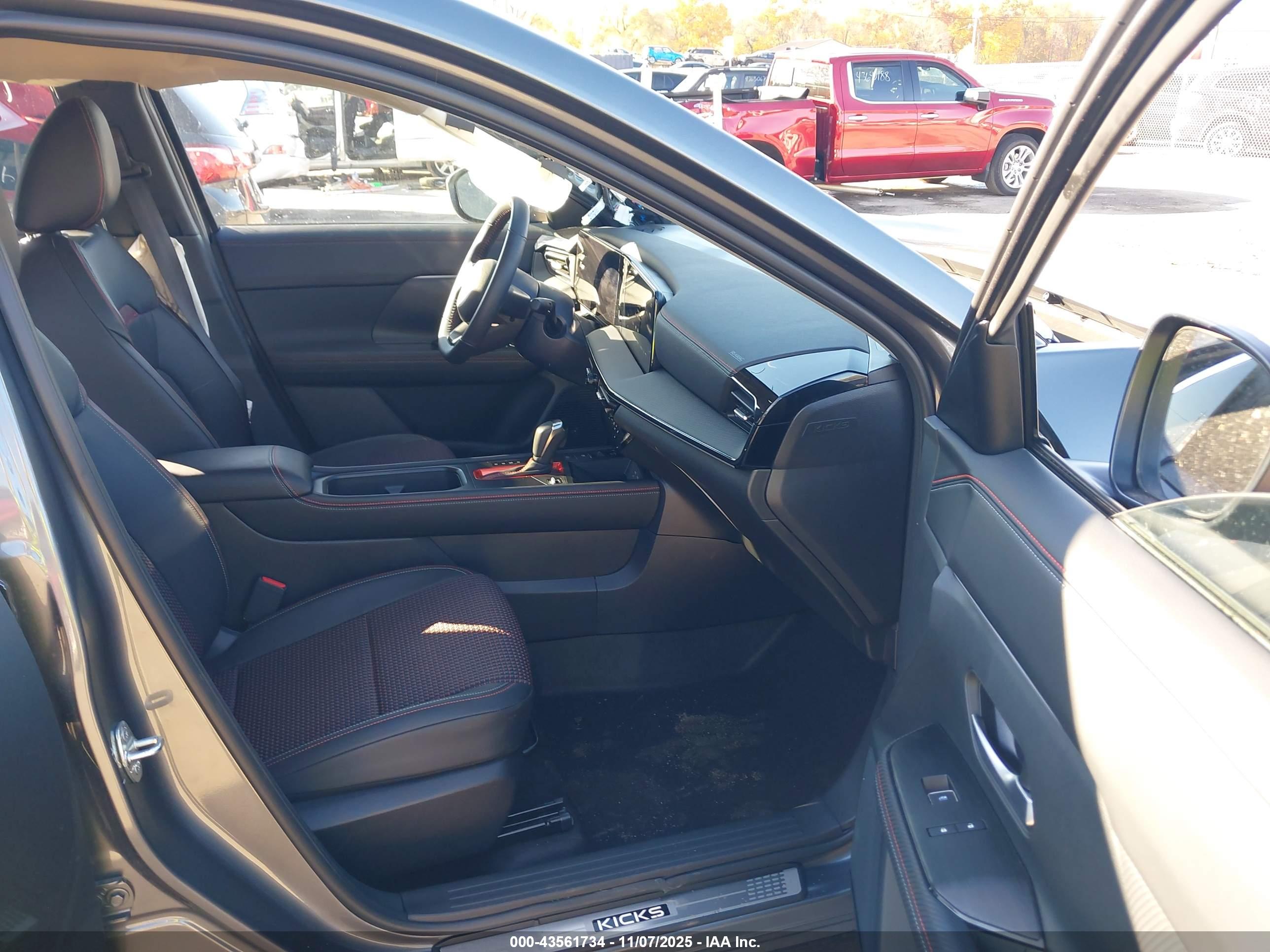 NISSAN KICKS image 5