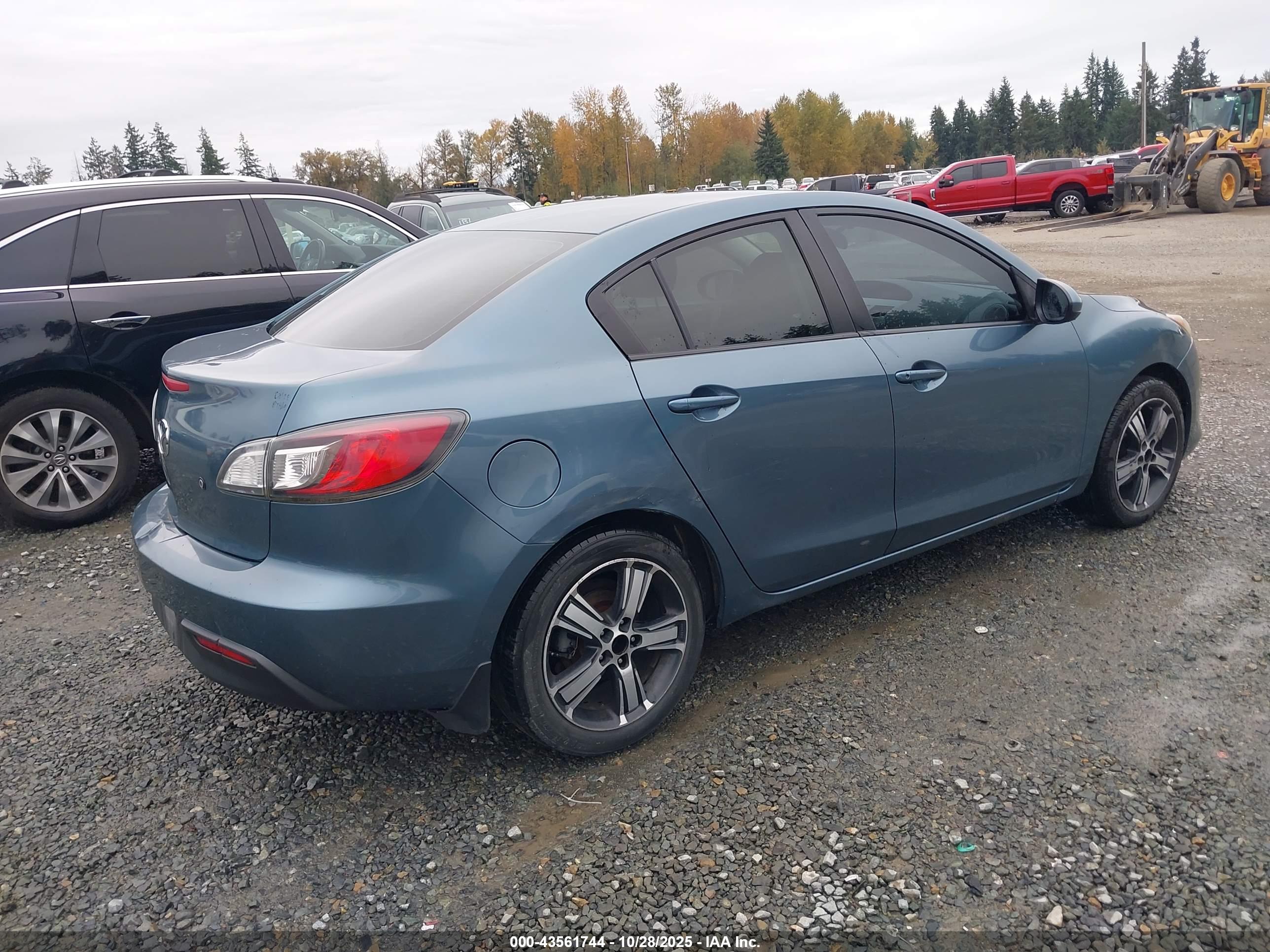 MAZDA MAZDA3 image 4